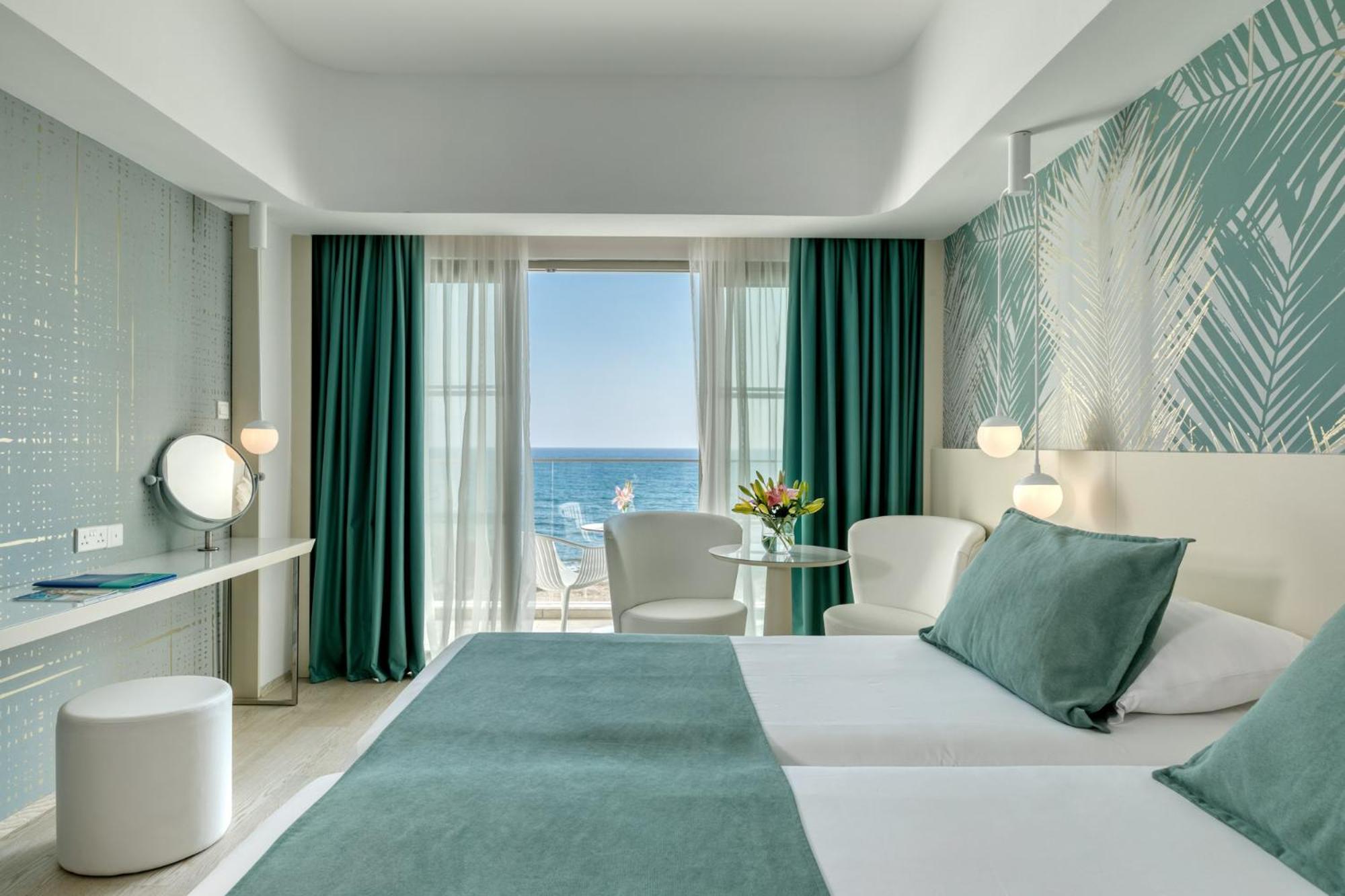 Superior Room with Sea View photo 2
