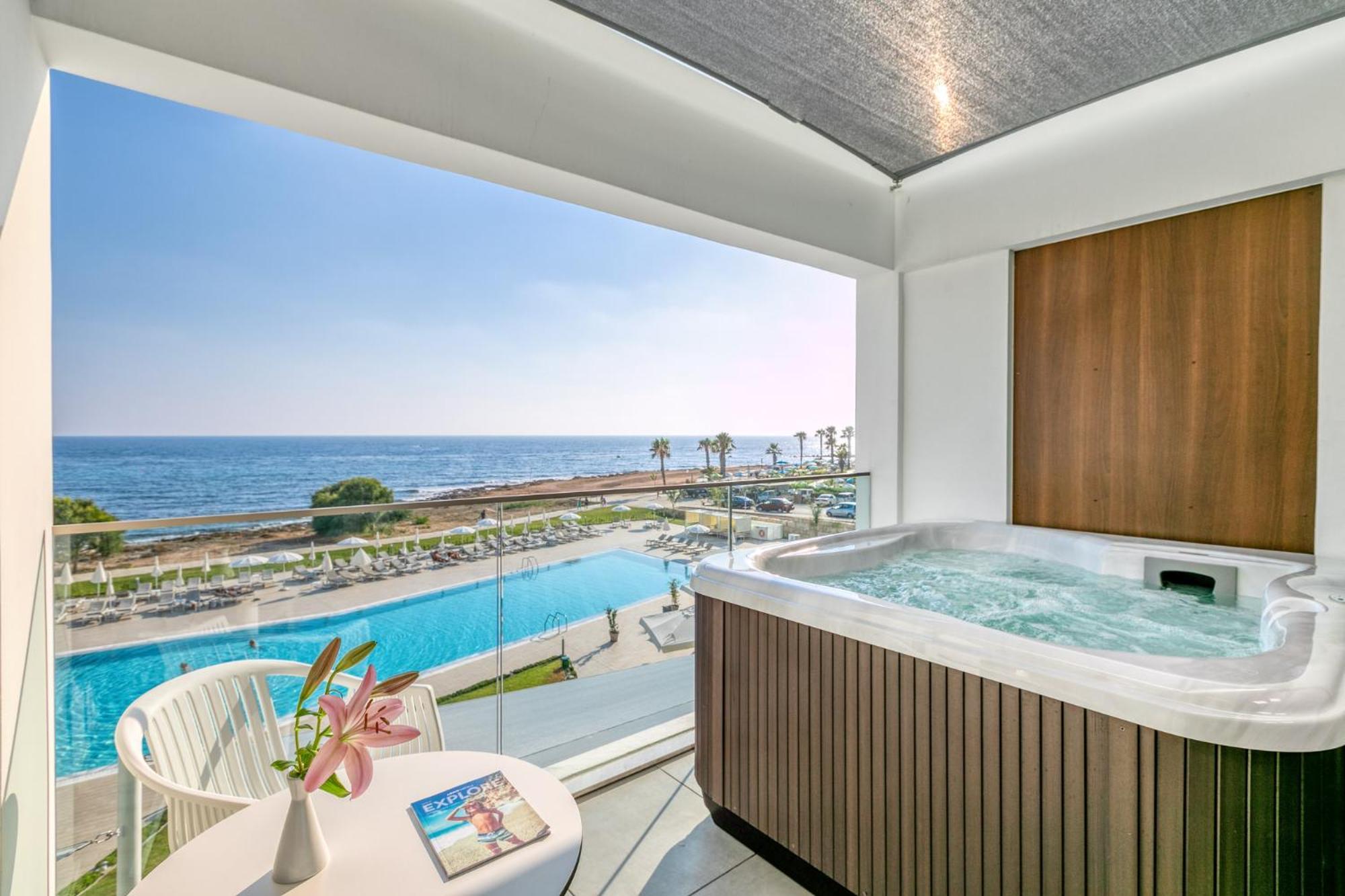 Junior Suite with Sea View and Private Outdoor Hot Tub