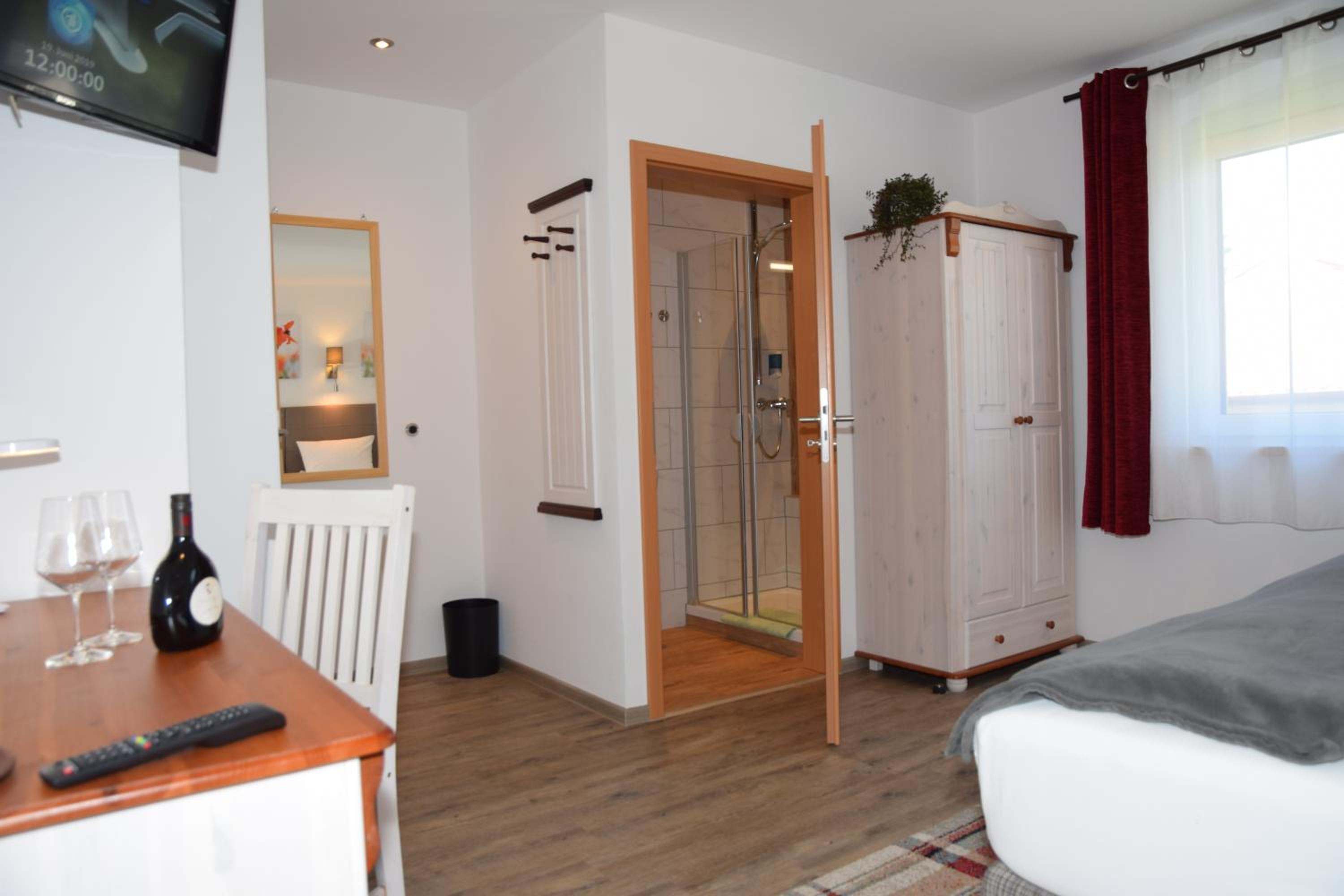 Standard Double Room photo 2