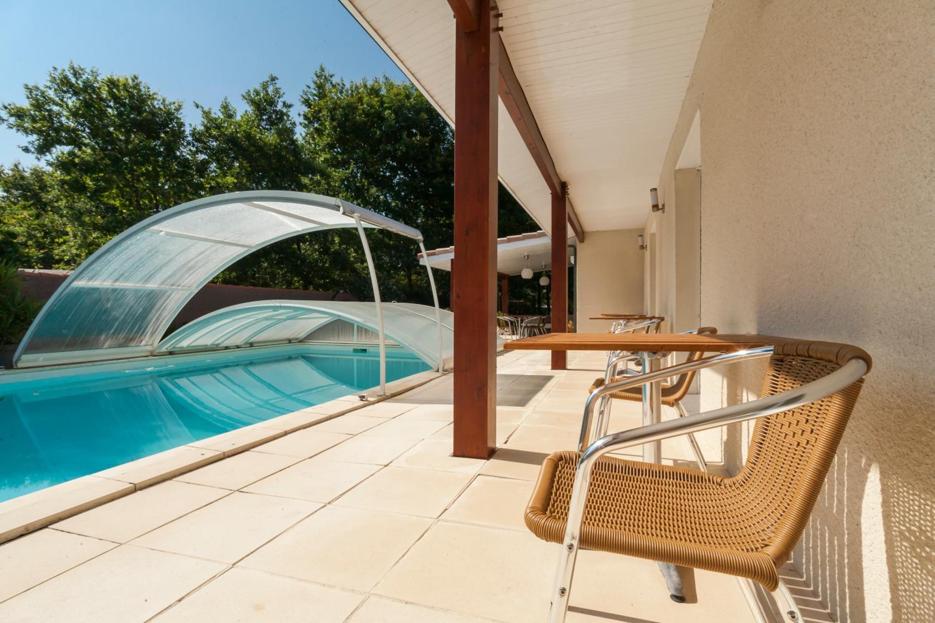 Double Room with Pool View photo 1