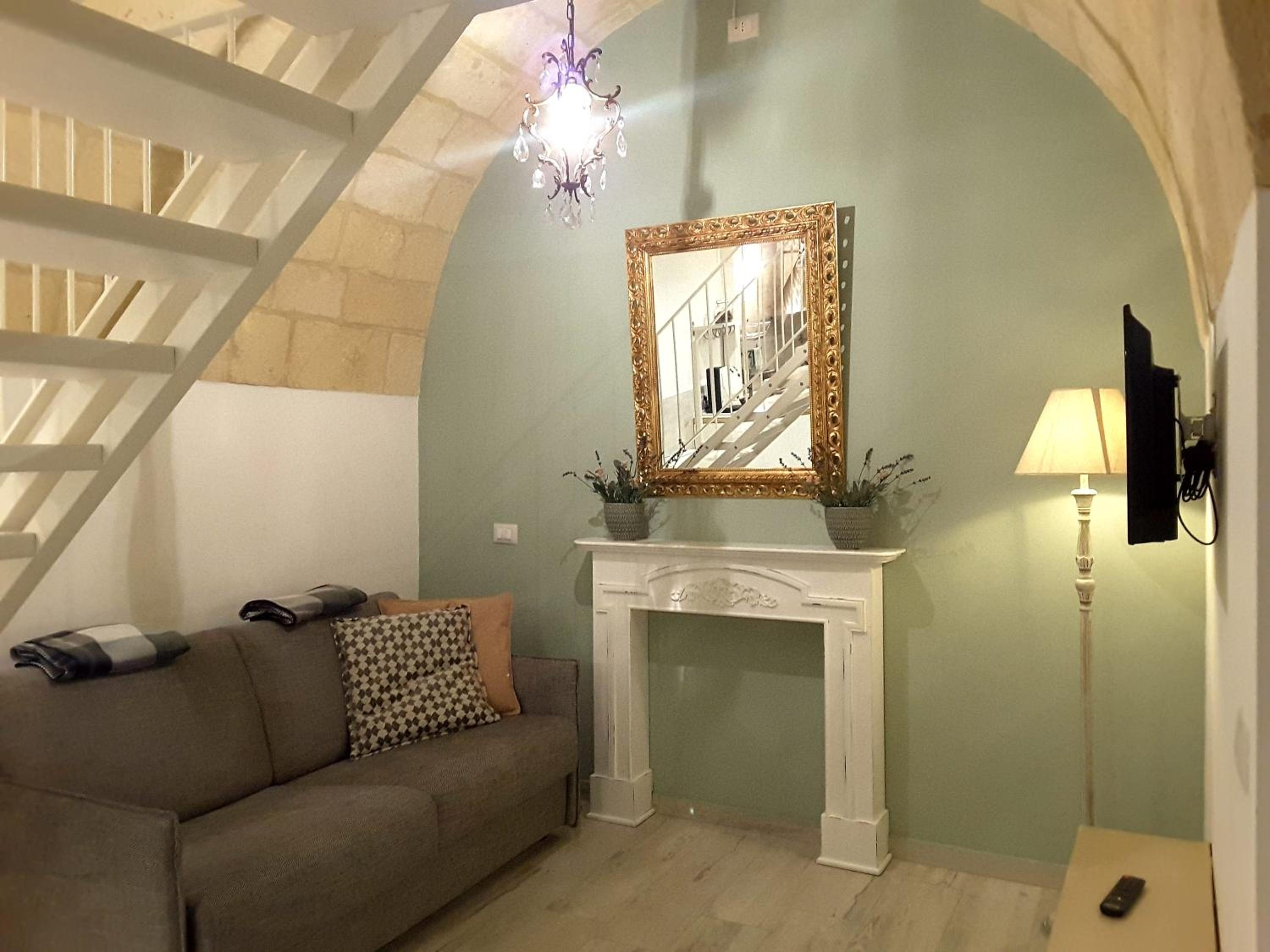 One-Bedroom Apartment - Photo 25