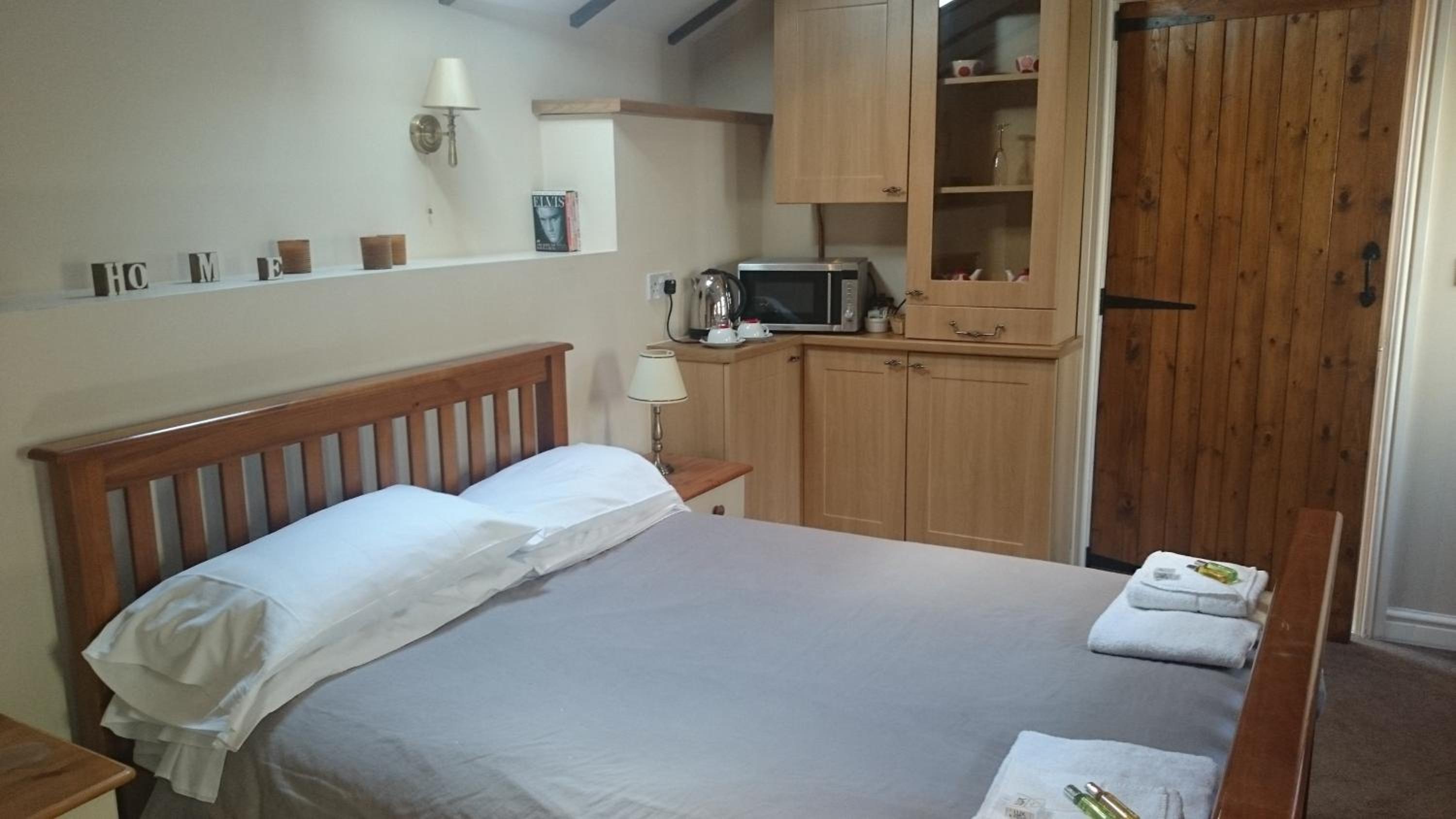 Deluxe Double Room with Shower photo 1