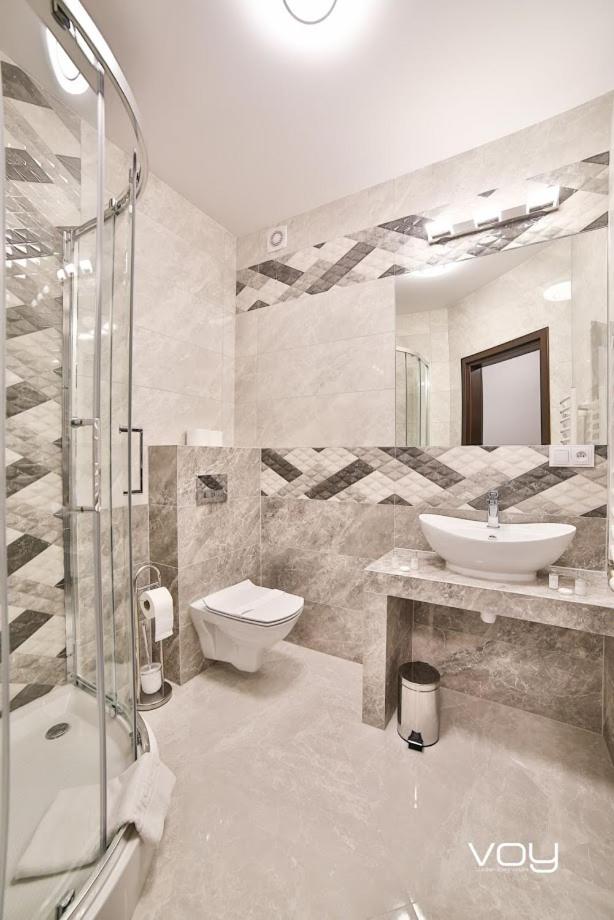Twin Room with Private Bathroom photo 3