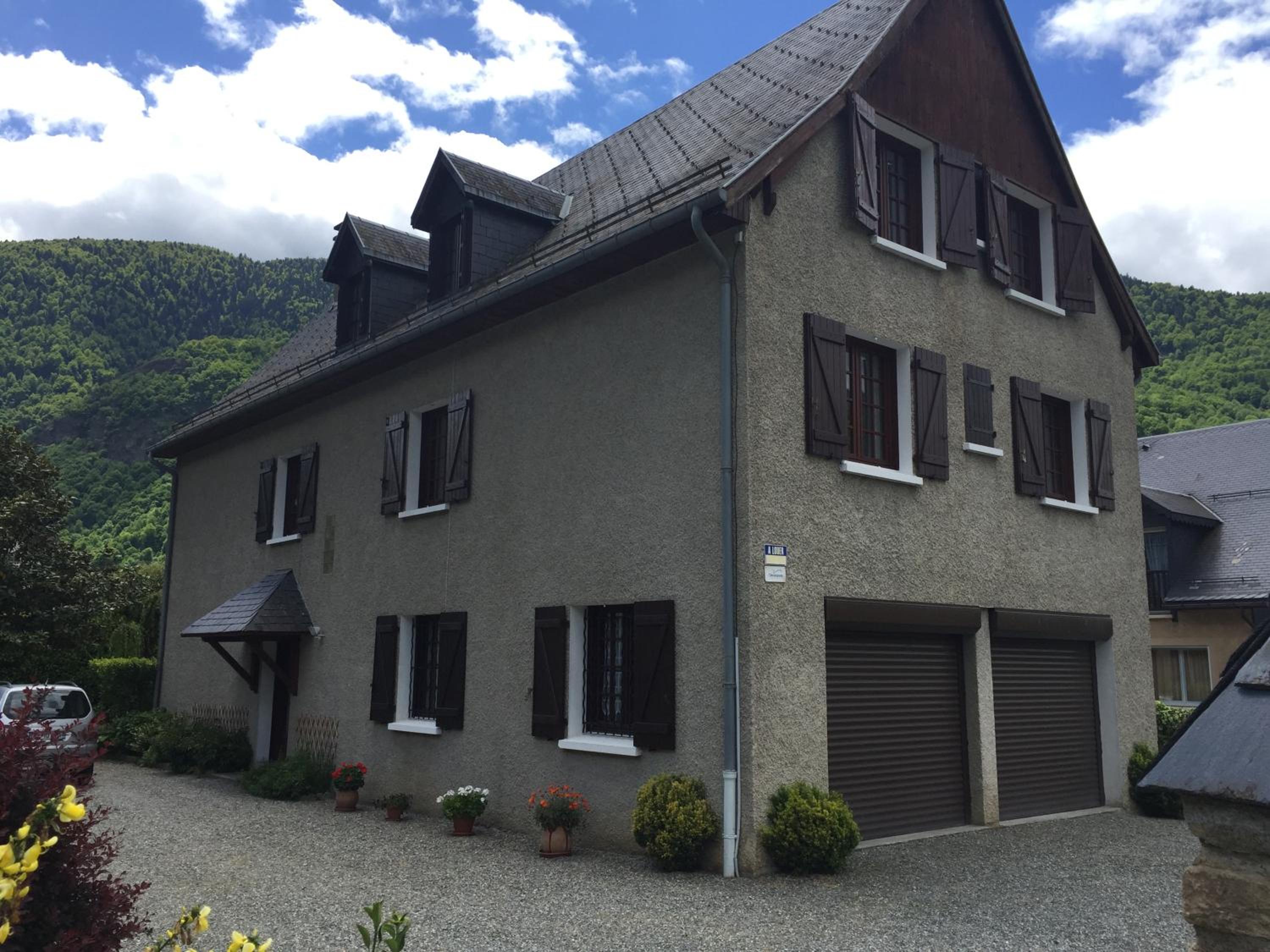 Apartment with Mountain View photo 2