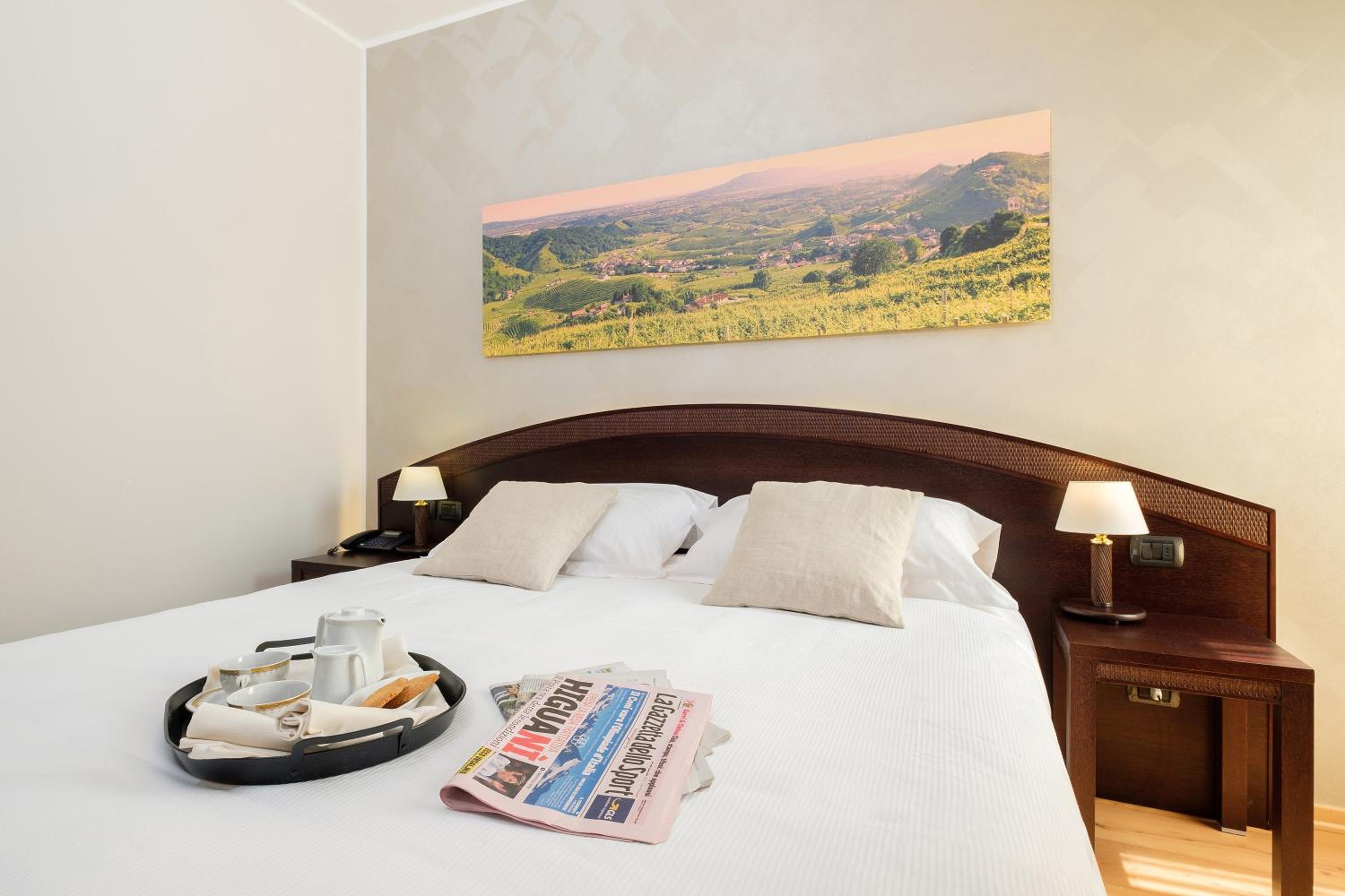 Double or Twin Room with Spa Access - Photo 2