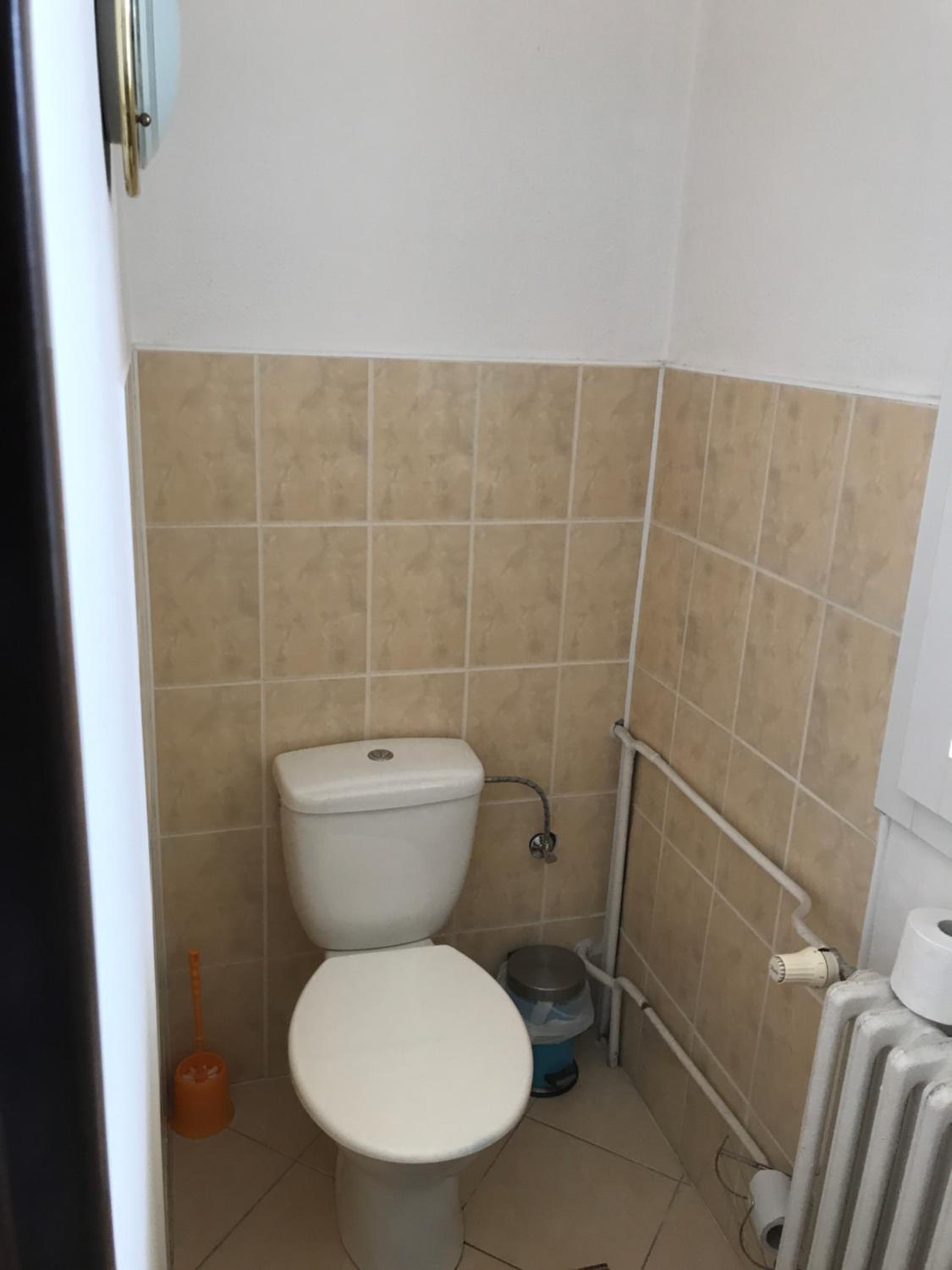 Small Twin Room - Photo 18