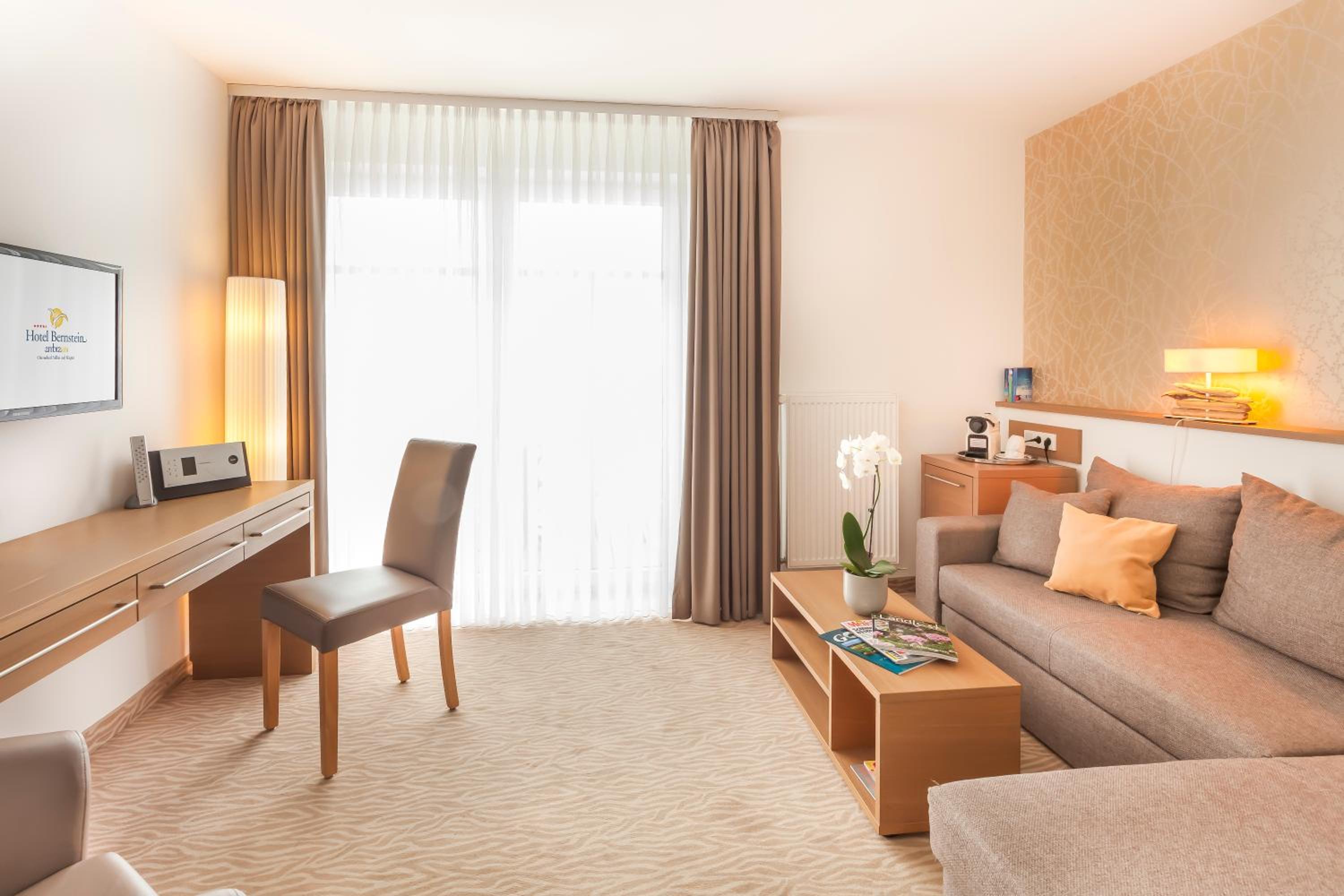 Superior Suite with Sea View thumbnail 5