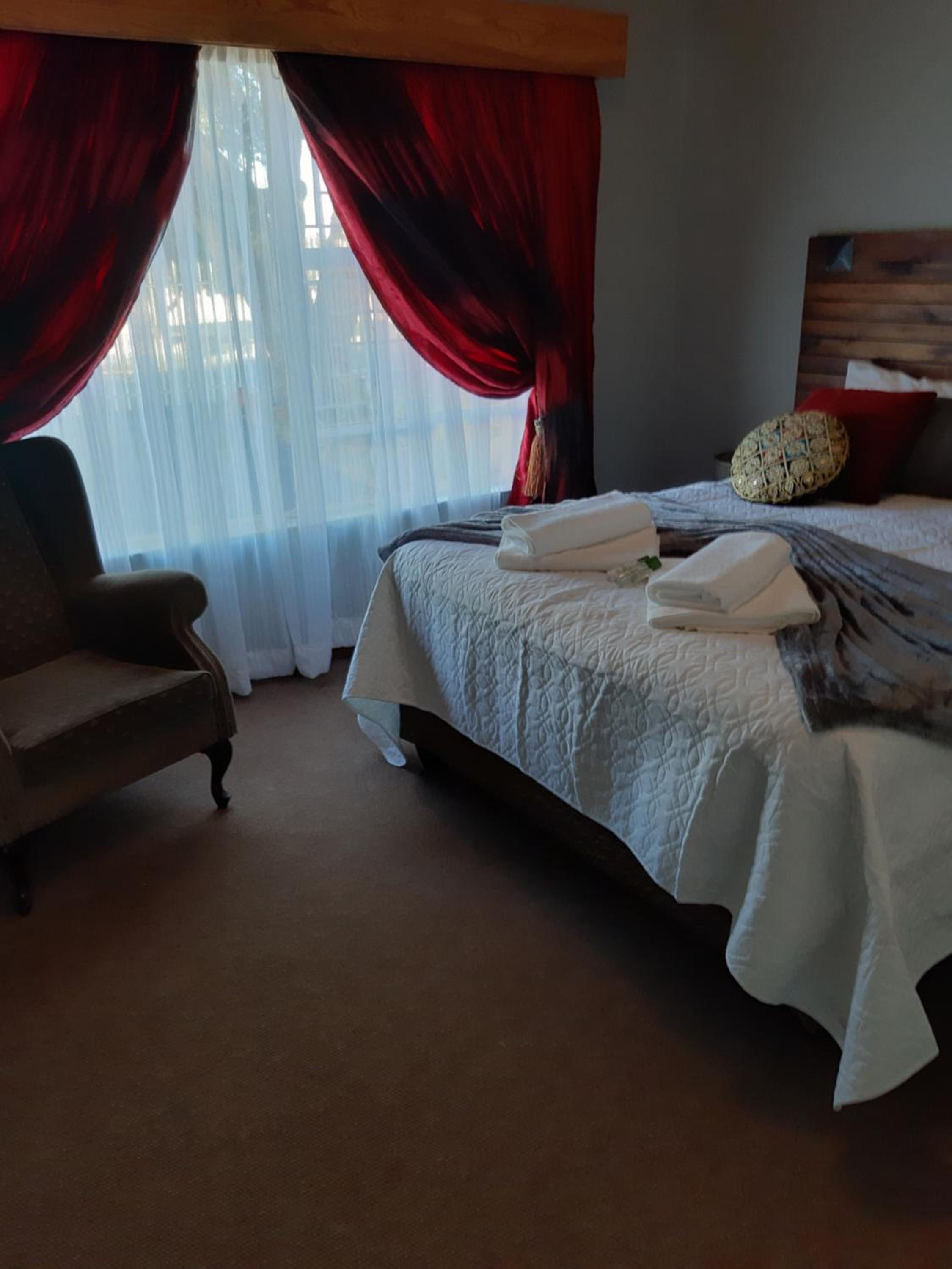 Queen Room photo 1