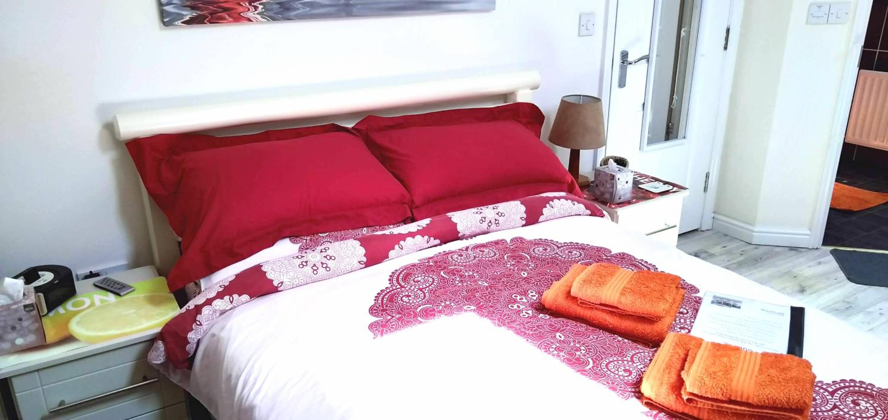 Double Room with Shower and Toilet photo 2