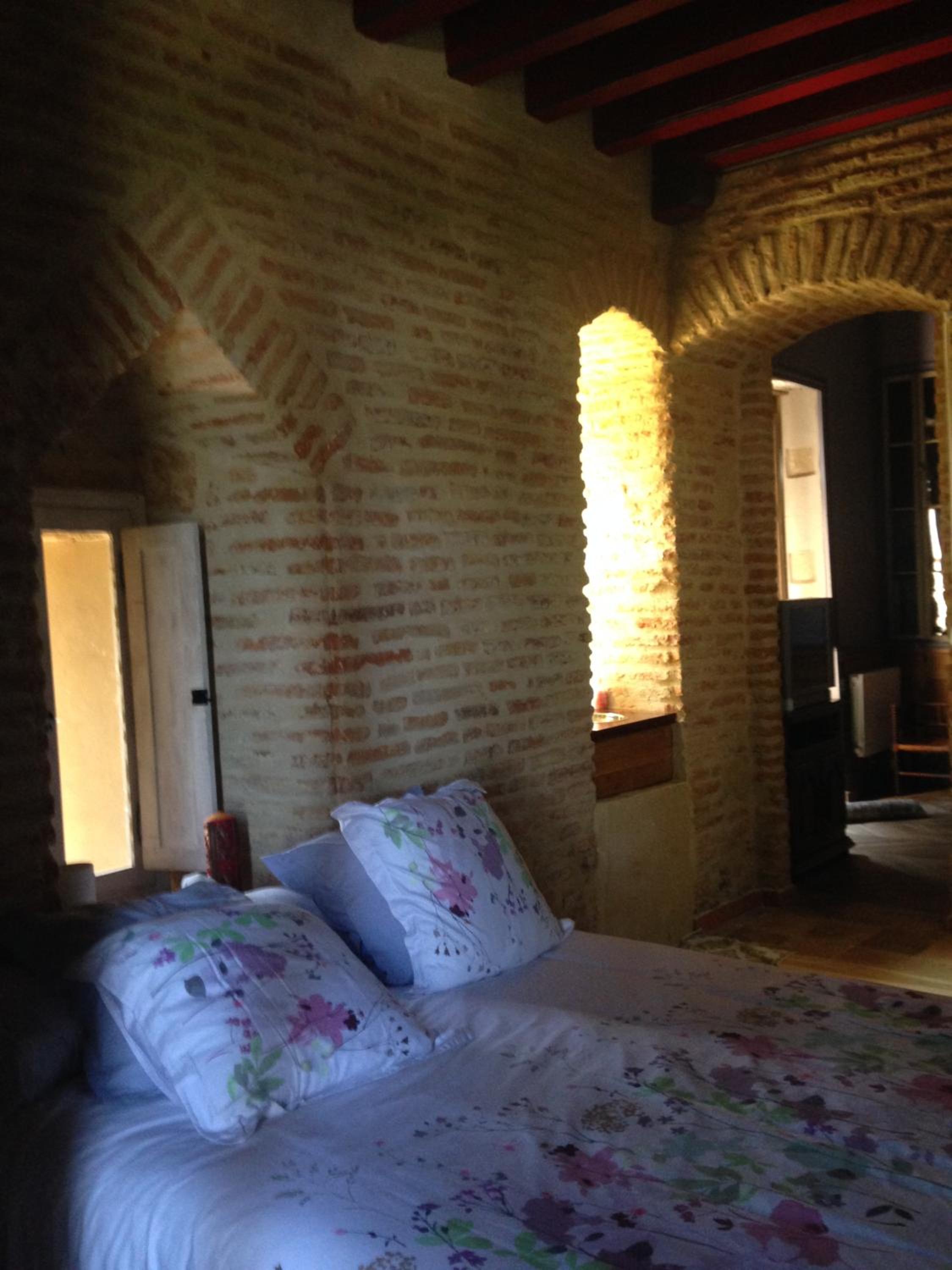 Deluxe Room (2 Adults + 1 Child) - Photo 4