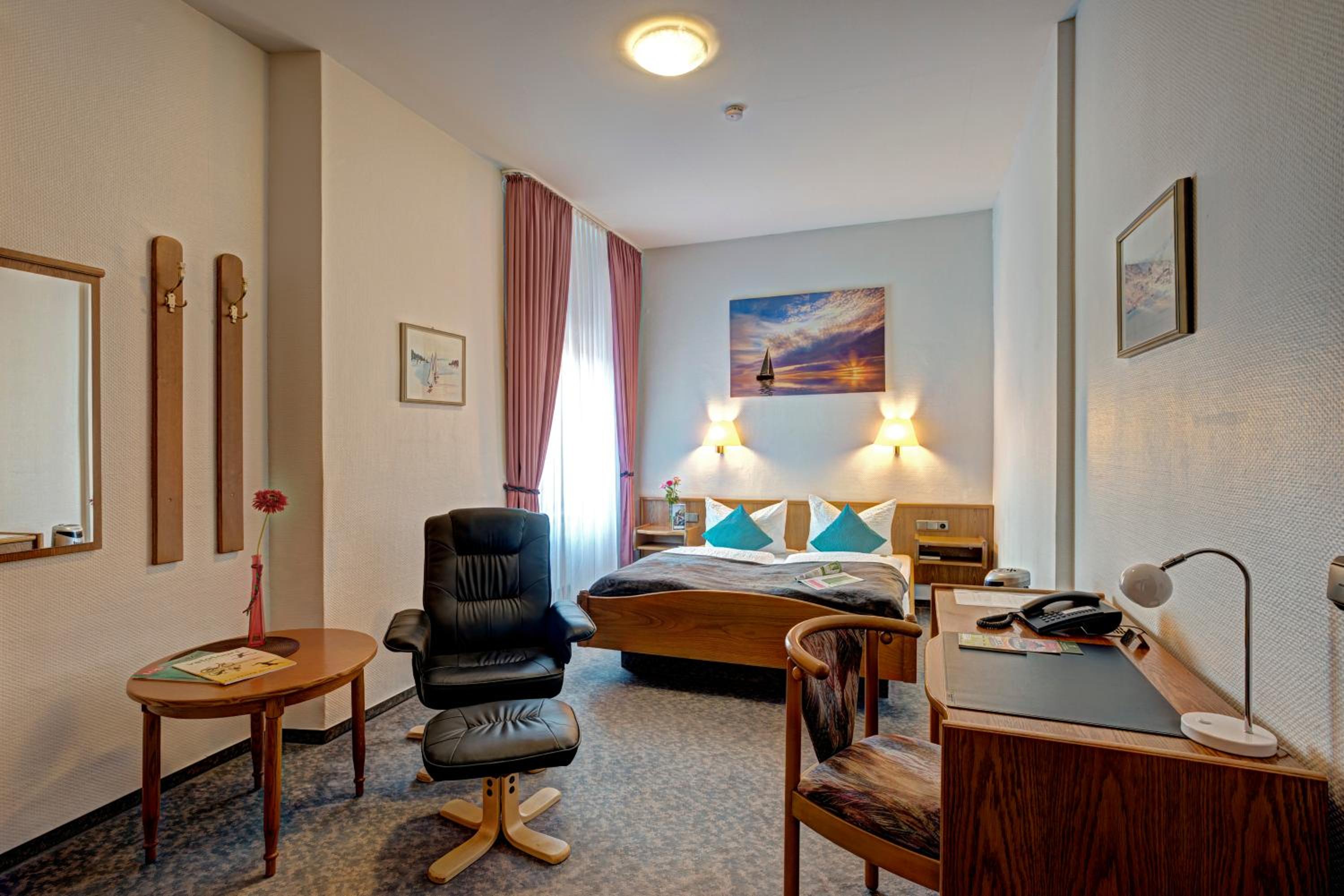 Standard Double Room - Photo 1