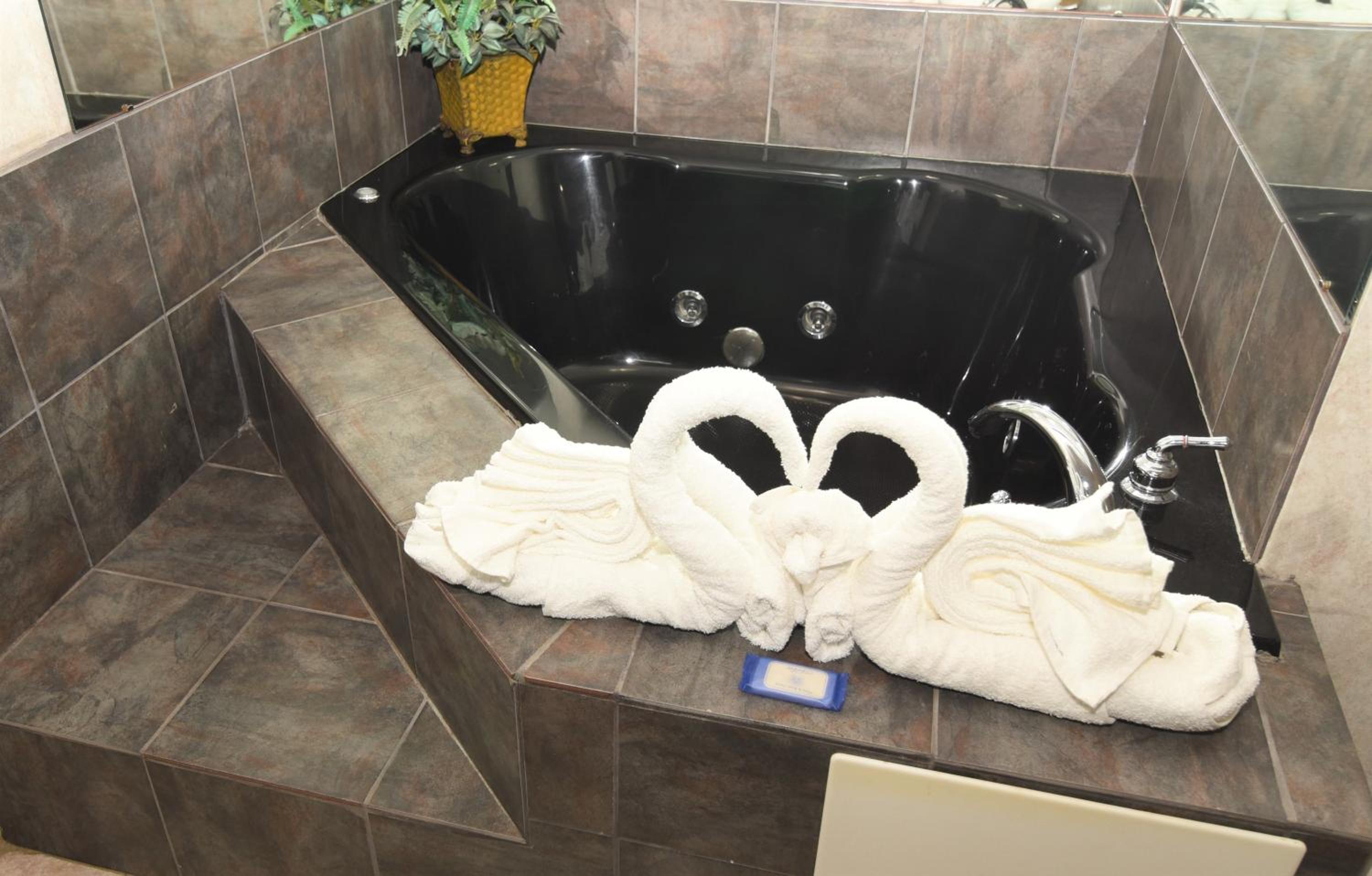 Deluxe King Room with Spa Bath nonsmoking - Photo 5