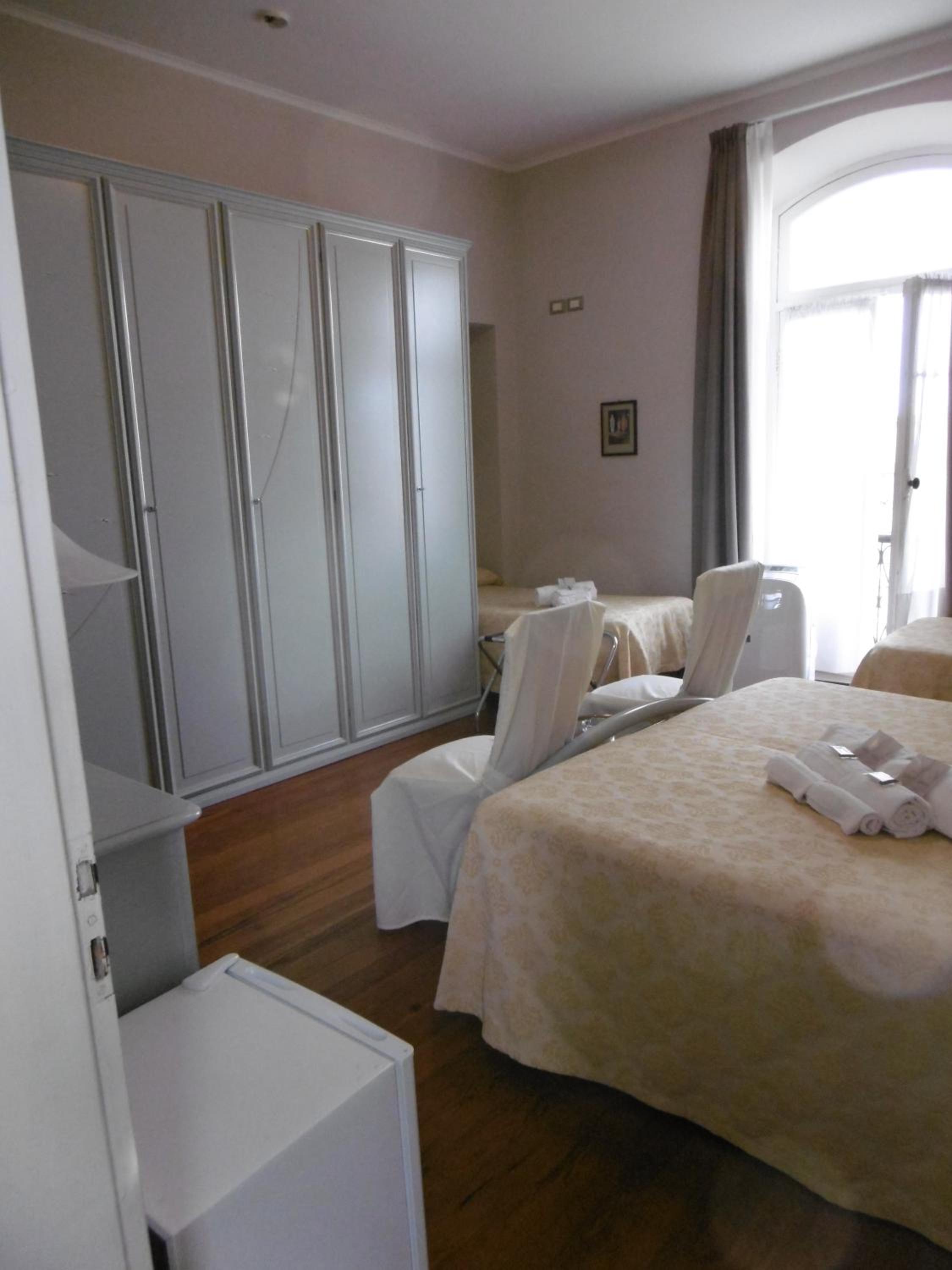 Triple Room - Photo 6