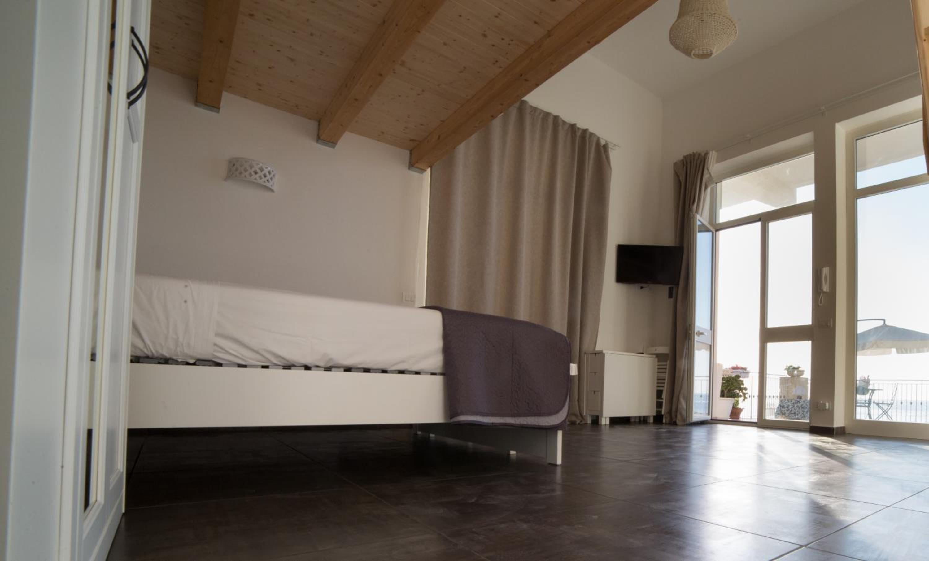 Studio Apartment with Sea View photo 1