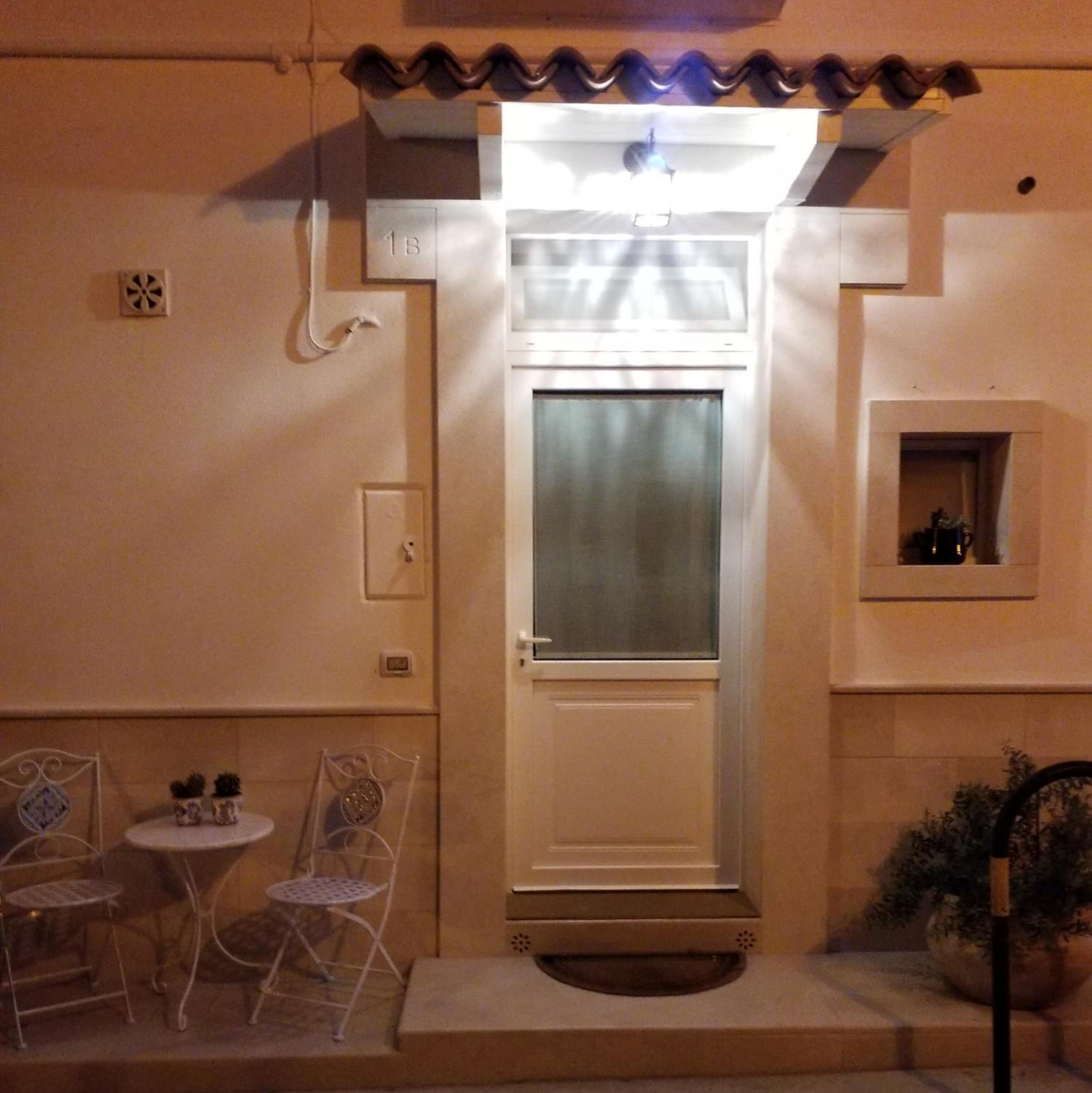 One-Bedroom Apartment - Photo 13