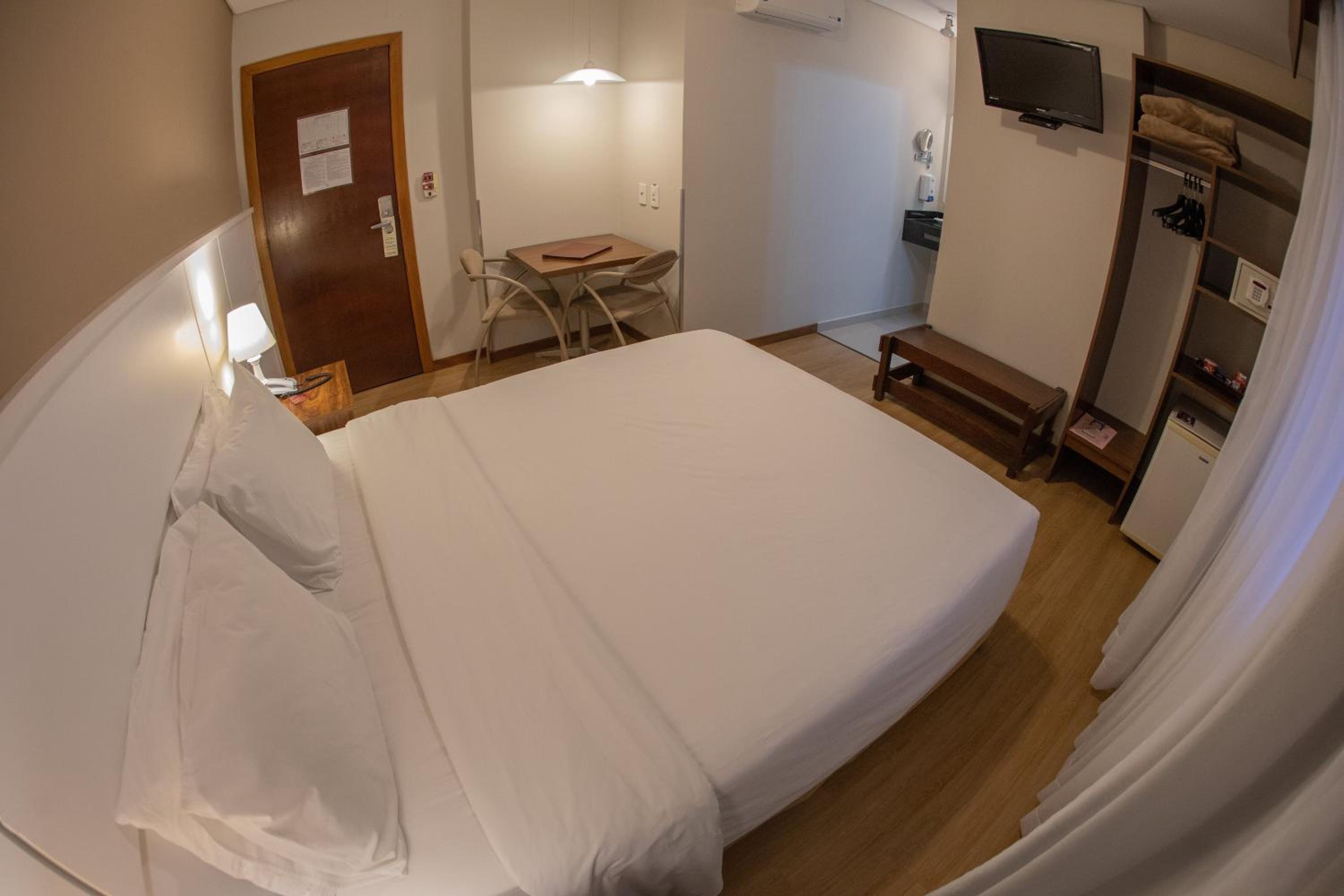 Executive Double Room - Photo 17