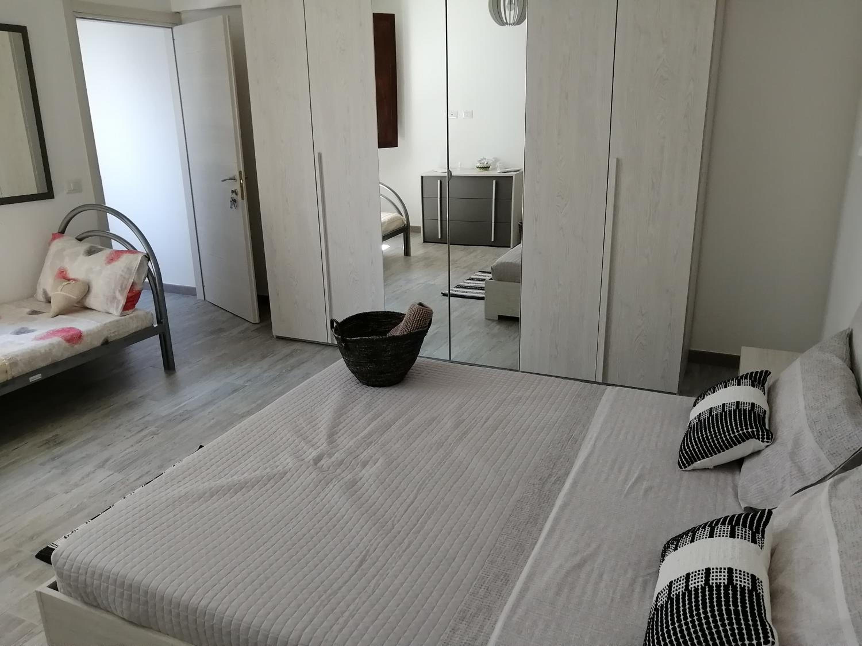 Triple Room with Private External Bathroom - Photo 2
