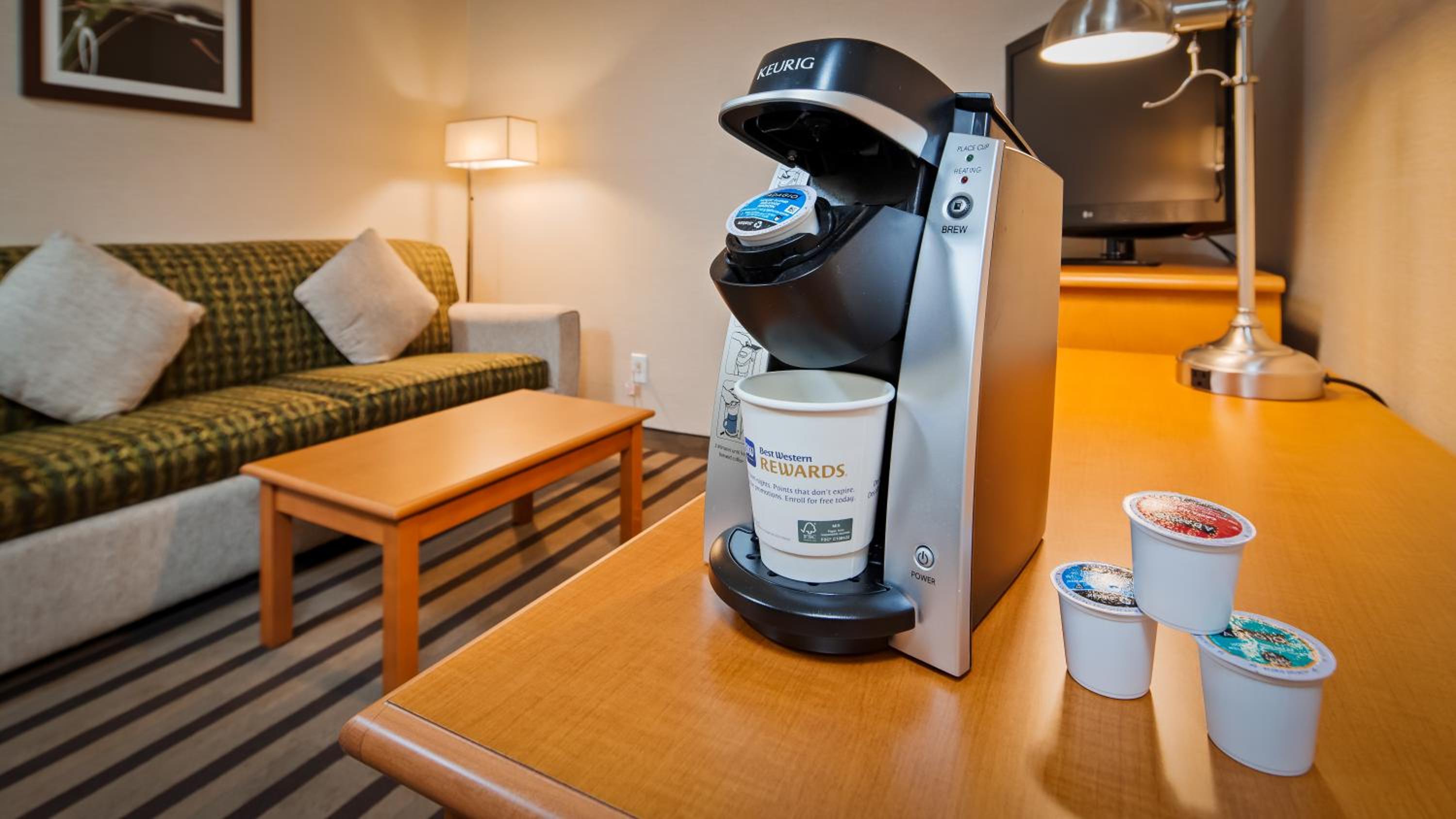 King Suite with Sofa Bed and Kitchen - Non-Smoking - Photo 9