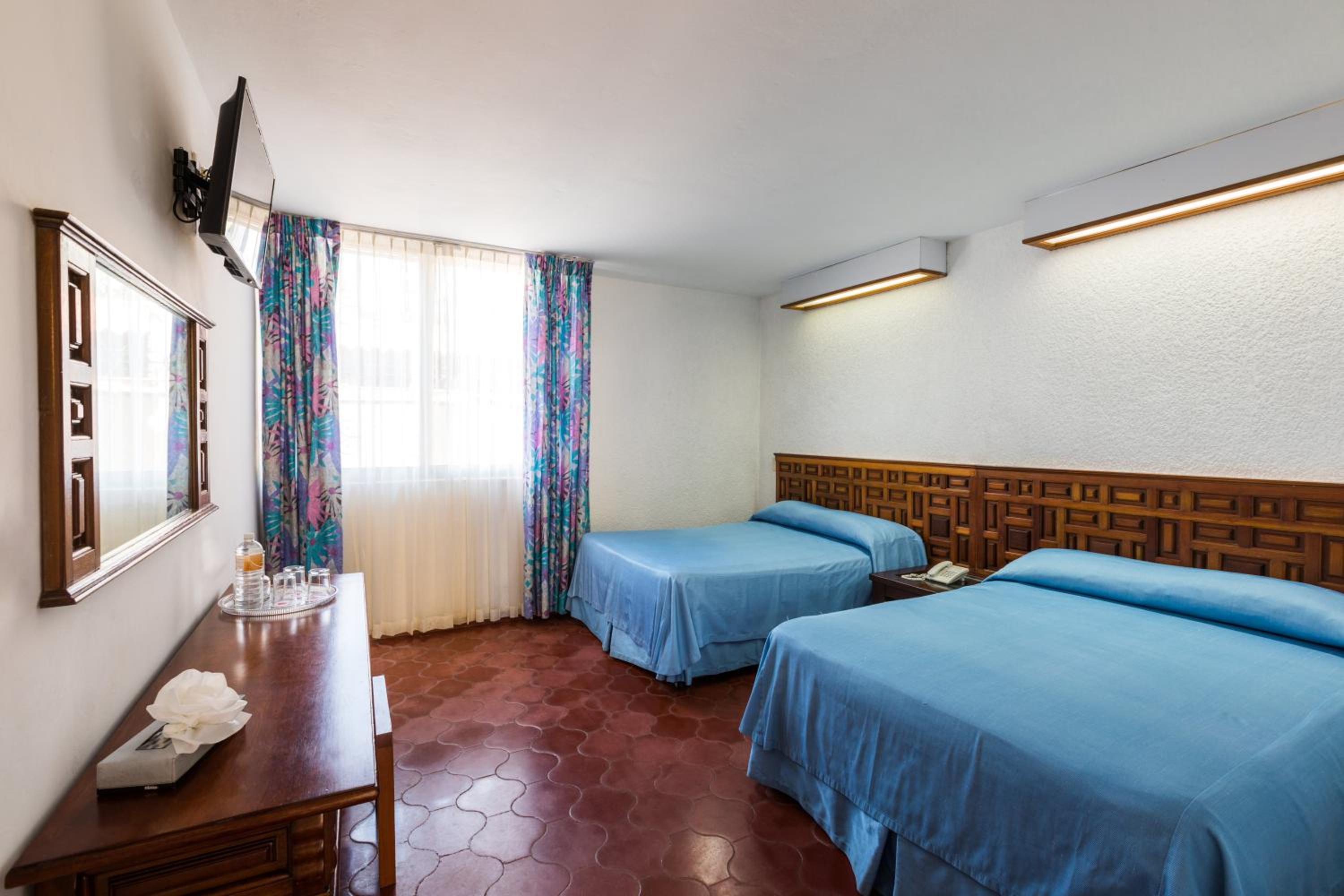Double Room with Two Double Beds - Photo 6