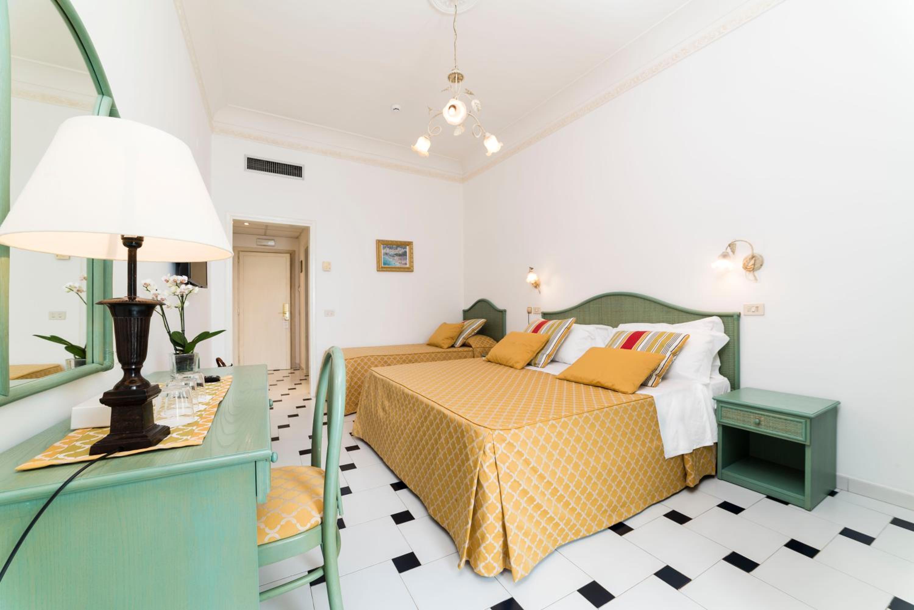 Triple Room with Sea View