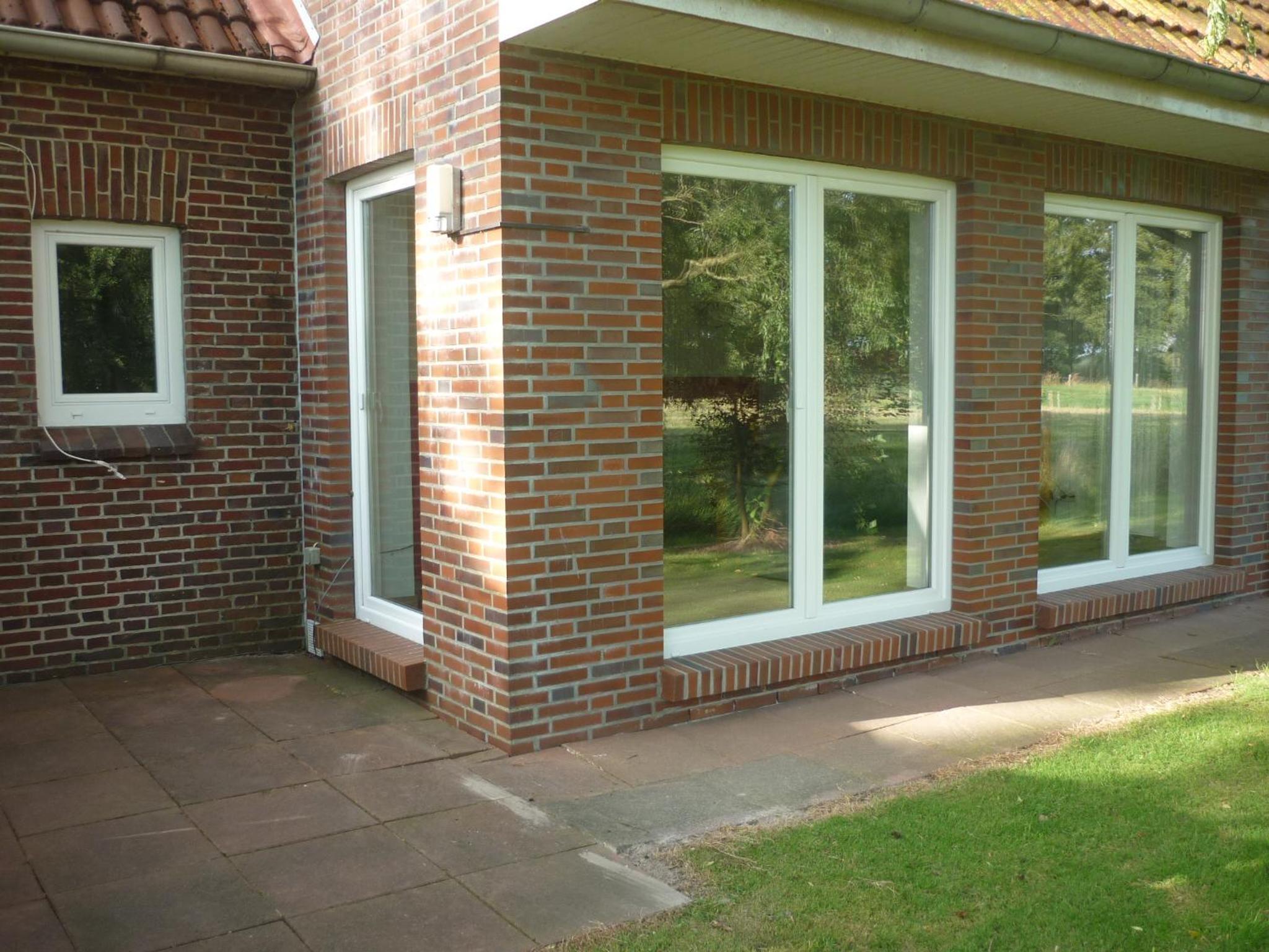 Three-Bedroom House photo 3