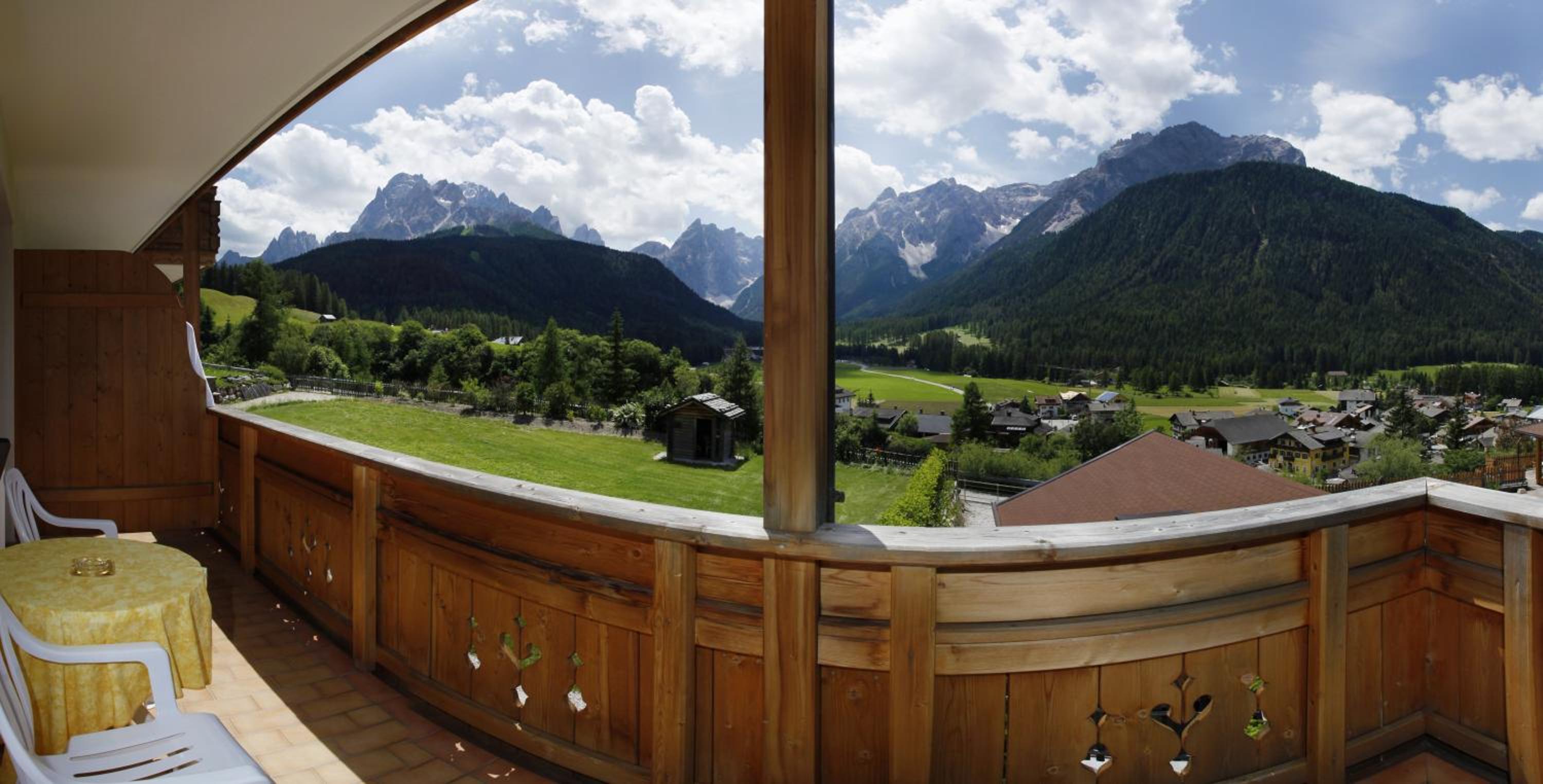 One-Bedroom Apartment with Balcony photo 3