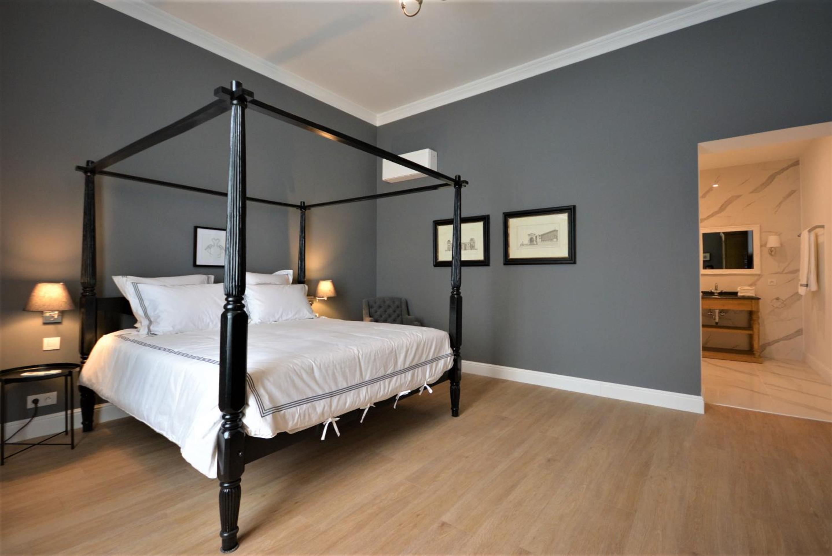 Superior King Room photo 2