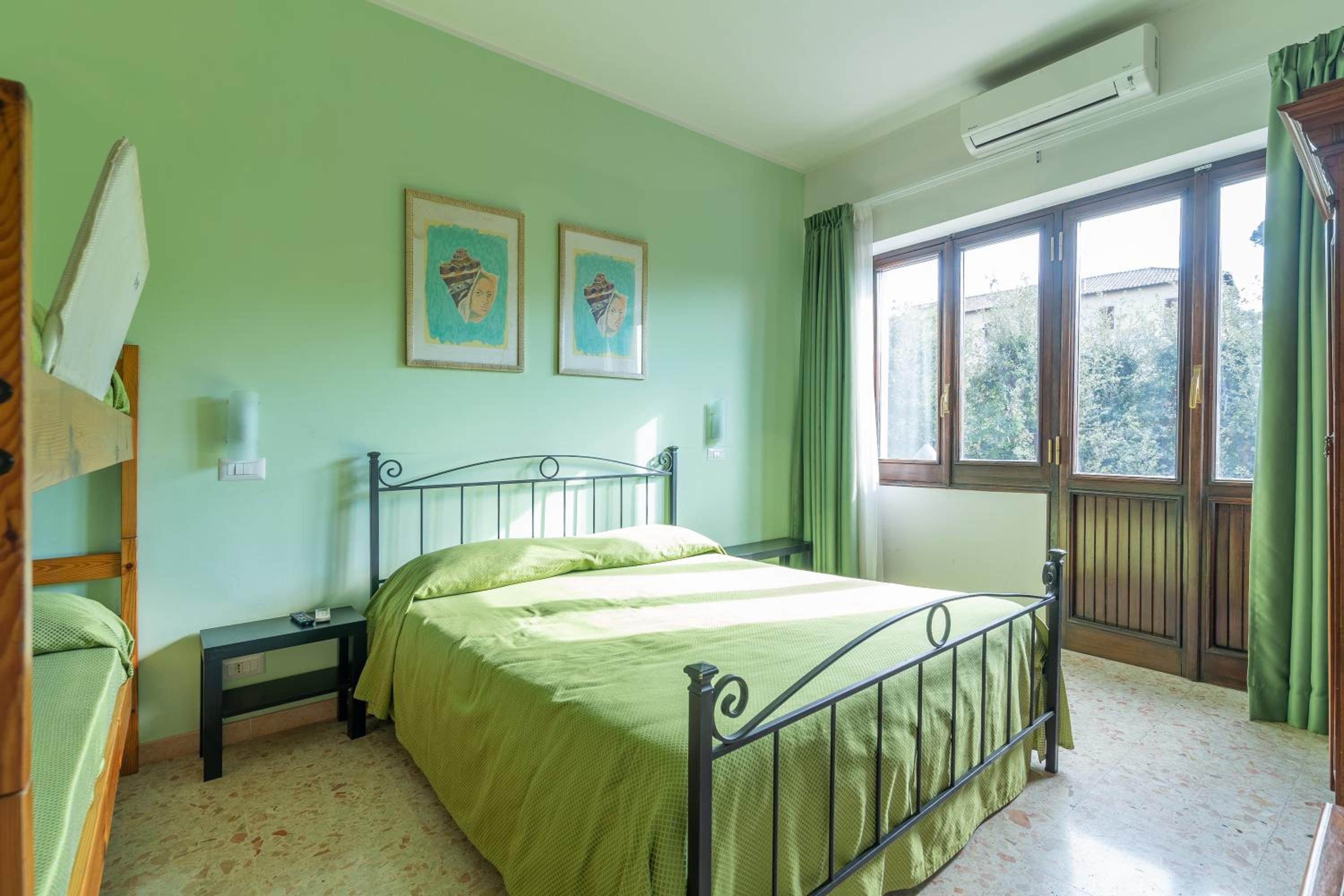 Comfort Triple Room