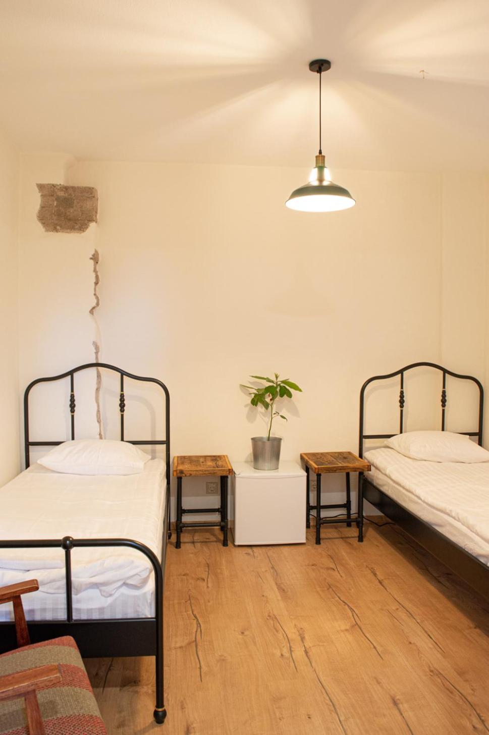 Standard Twin Room - Photo 1