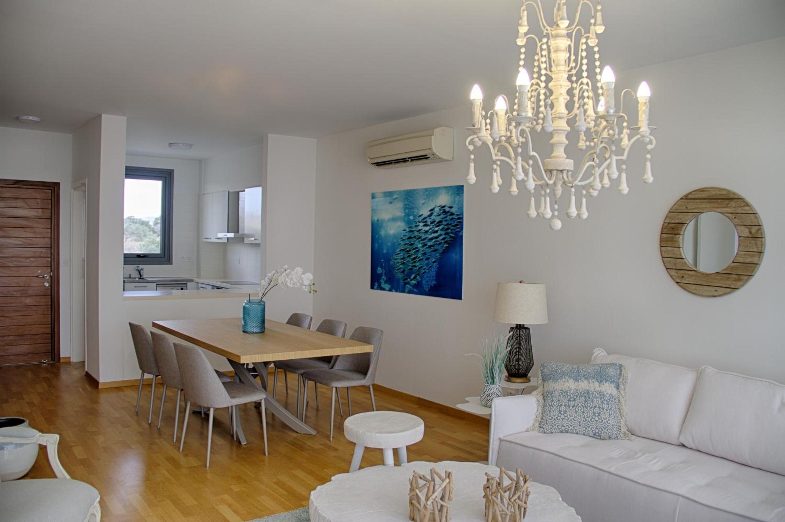 Apartment with Balcony - Photo 7