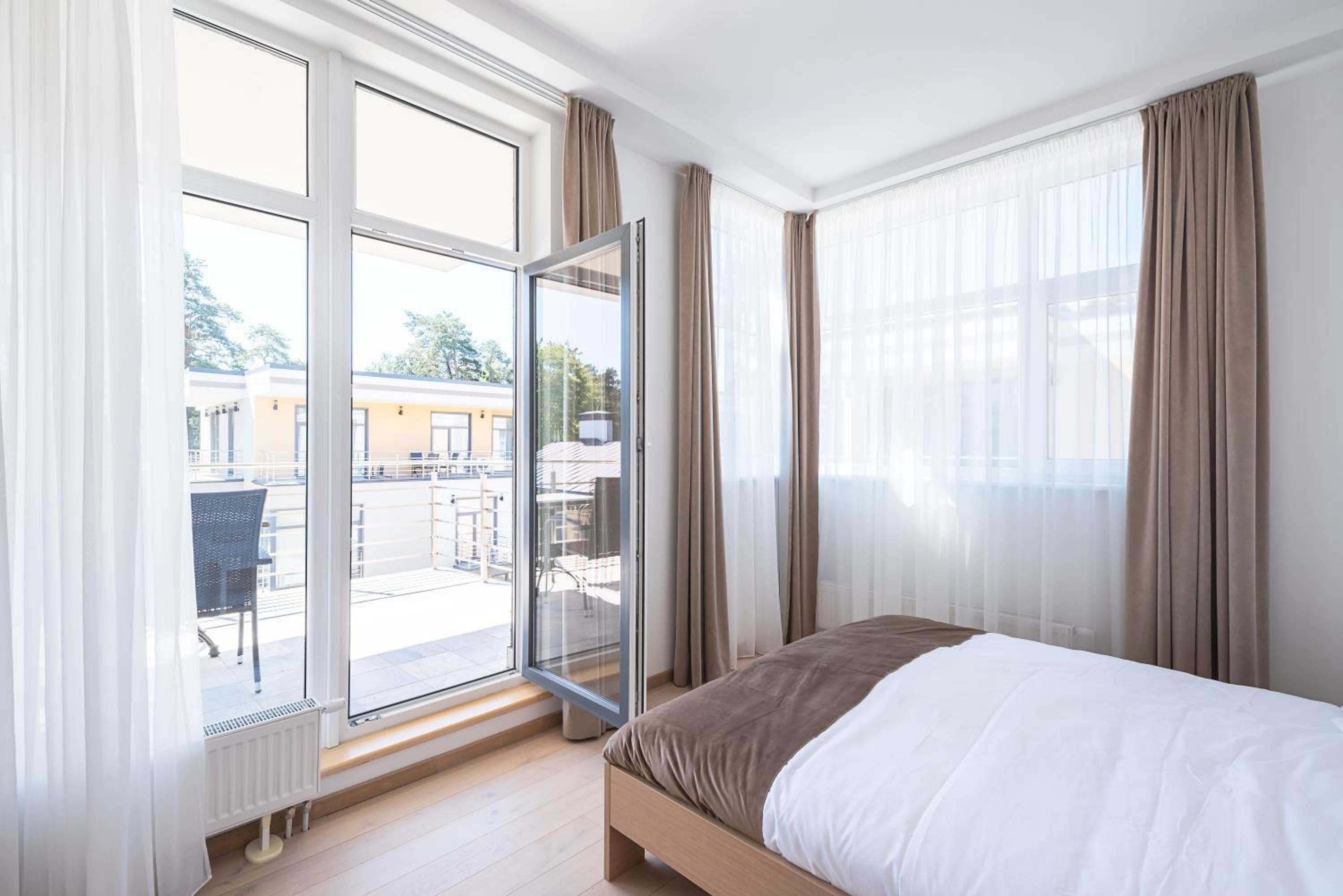 One-Bedroom Apartment with Balcony