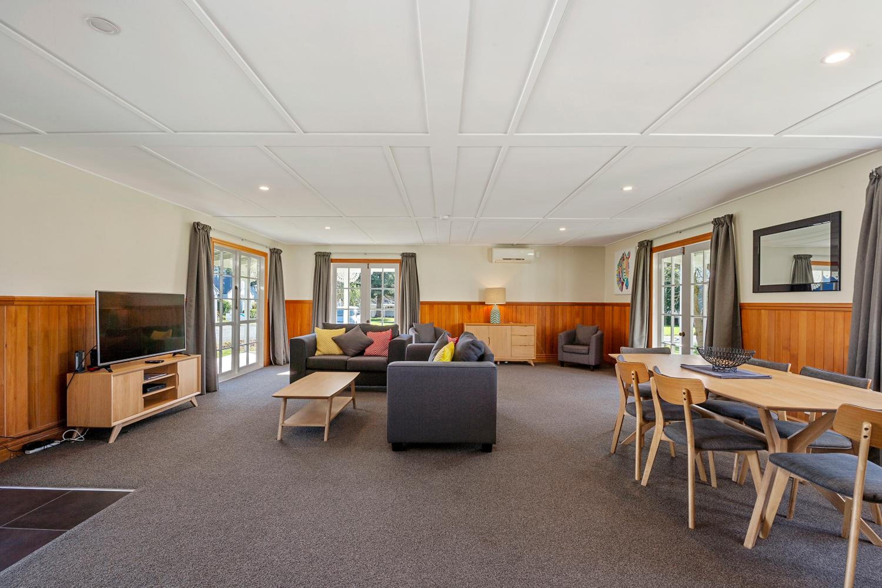 Three-Bedroom Villa photo 3