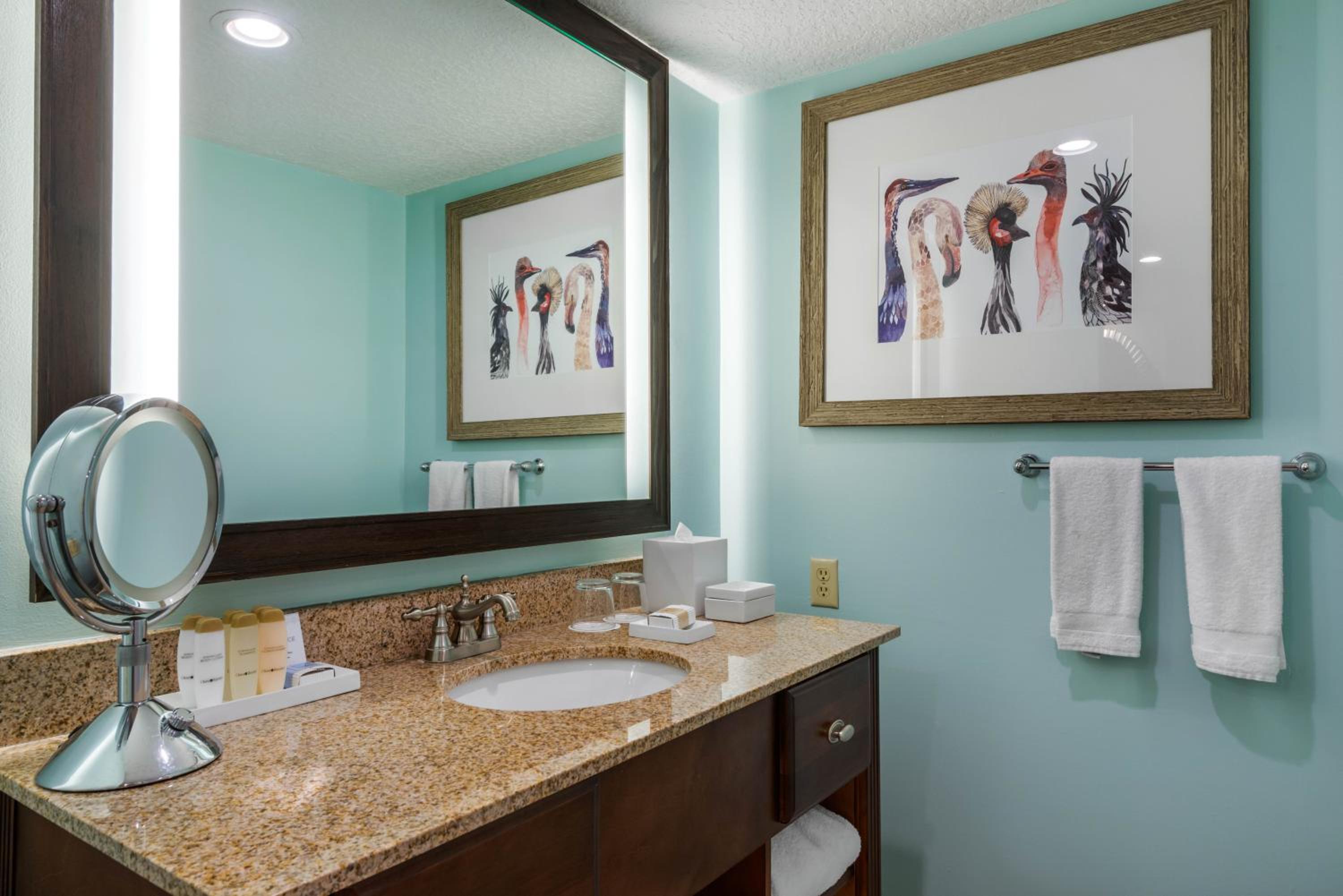 Oceanfront Room - King Bed - Photo 3