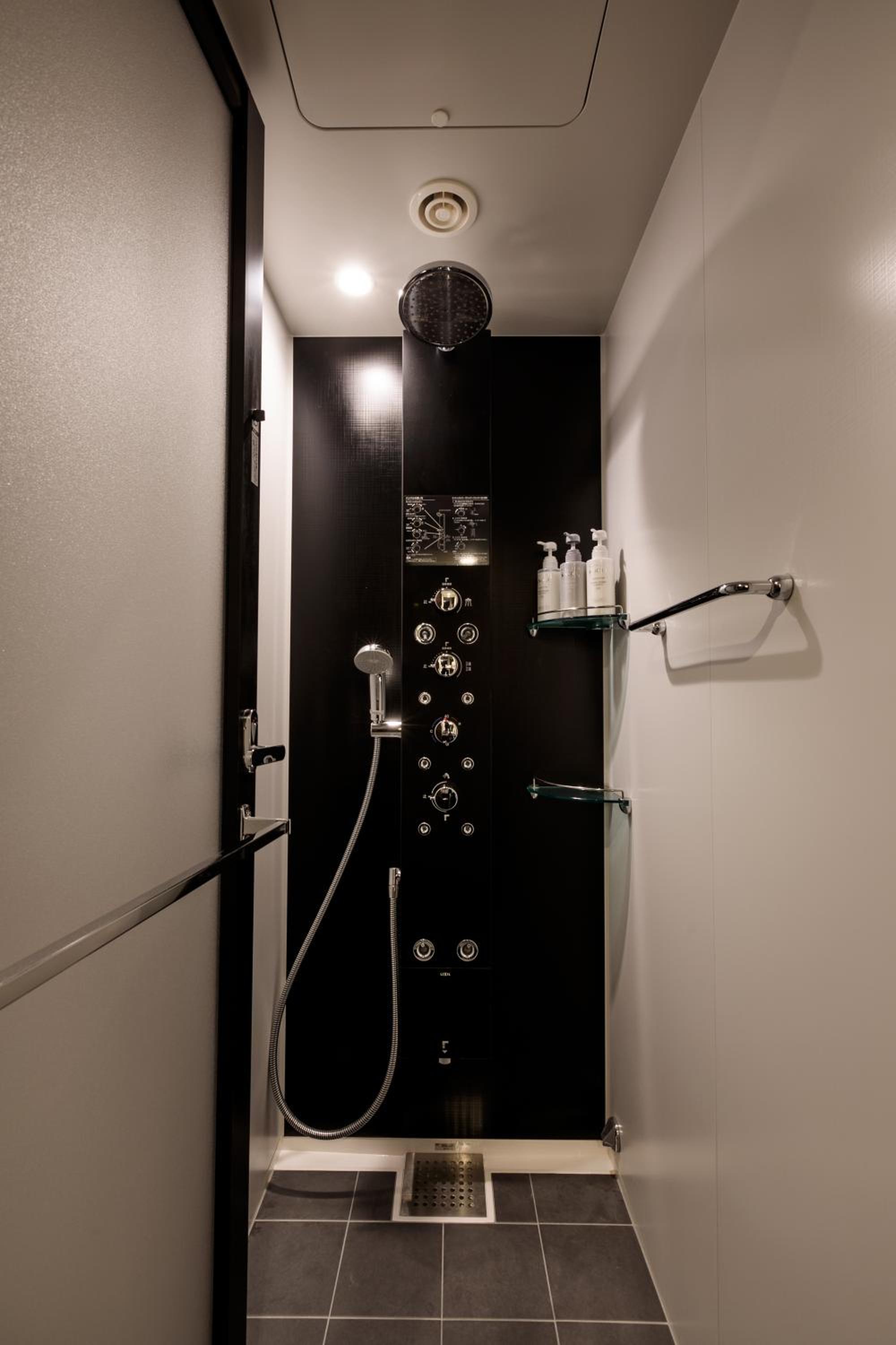 Hollywood Twin Room with Shower - Photo 9