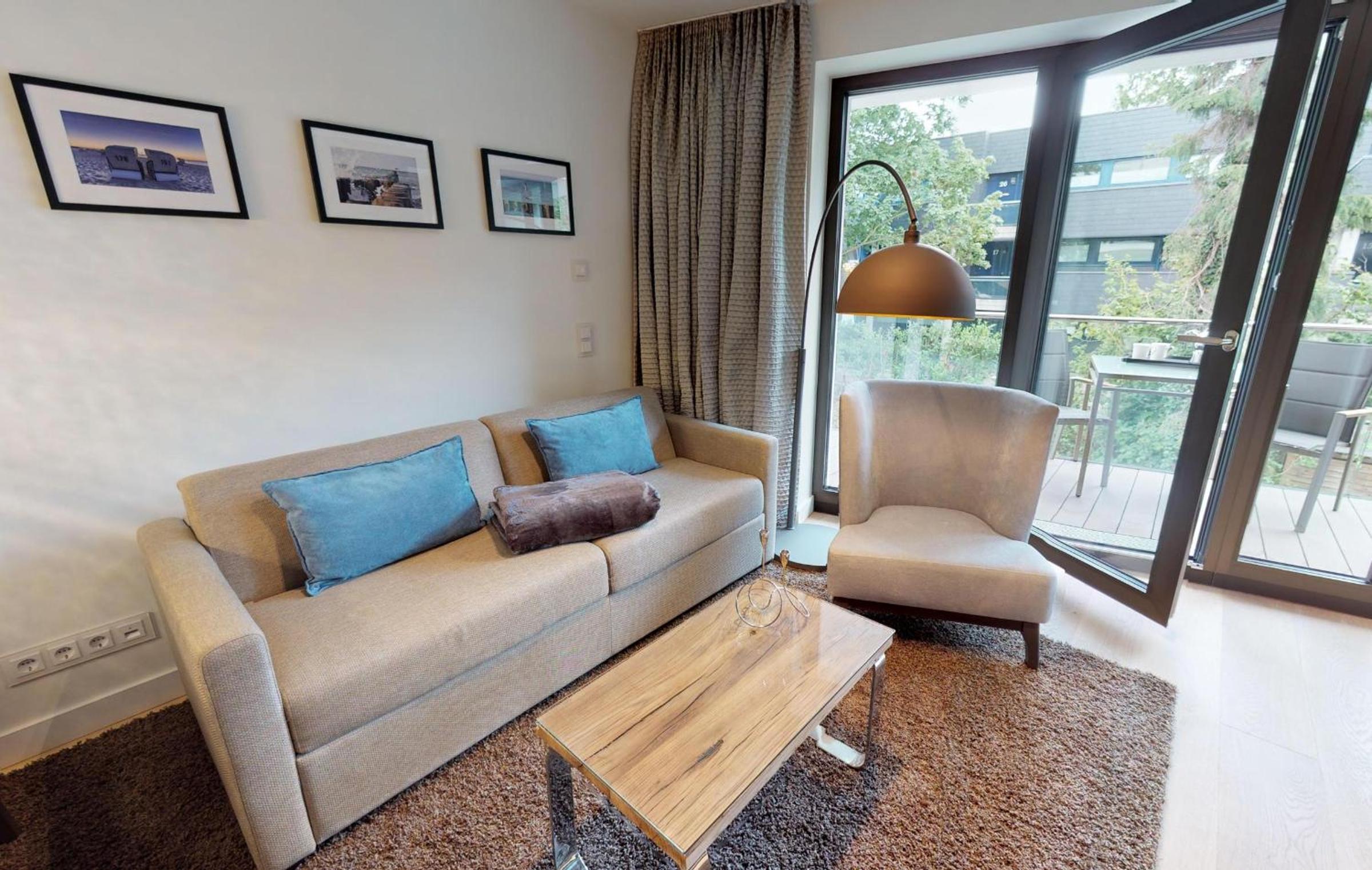 Apartment with Balcony photo 1