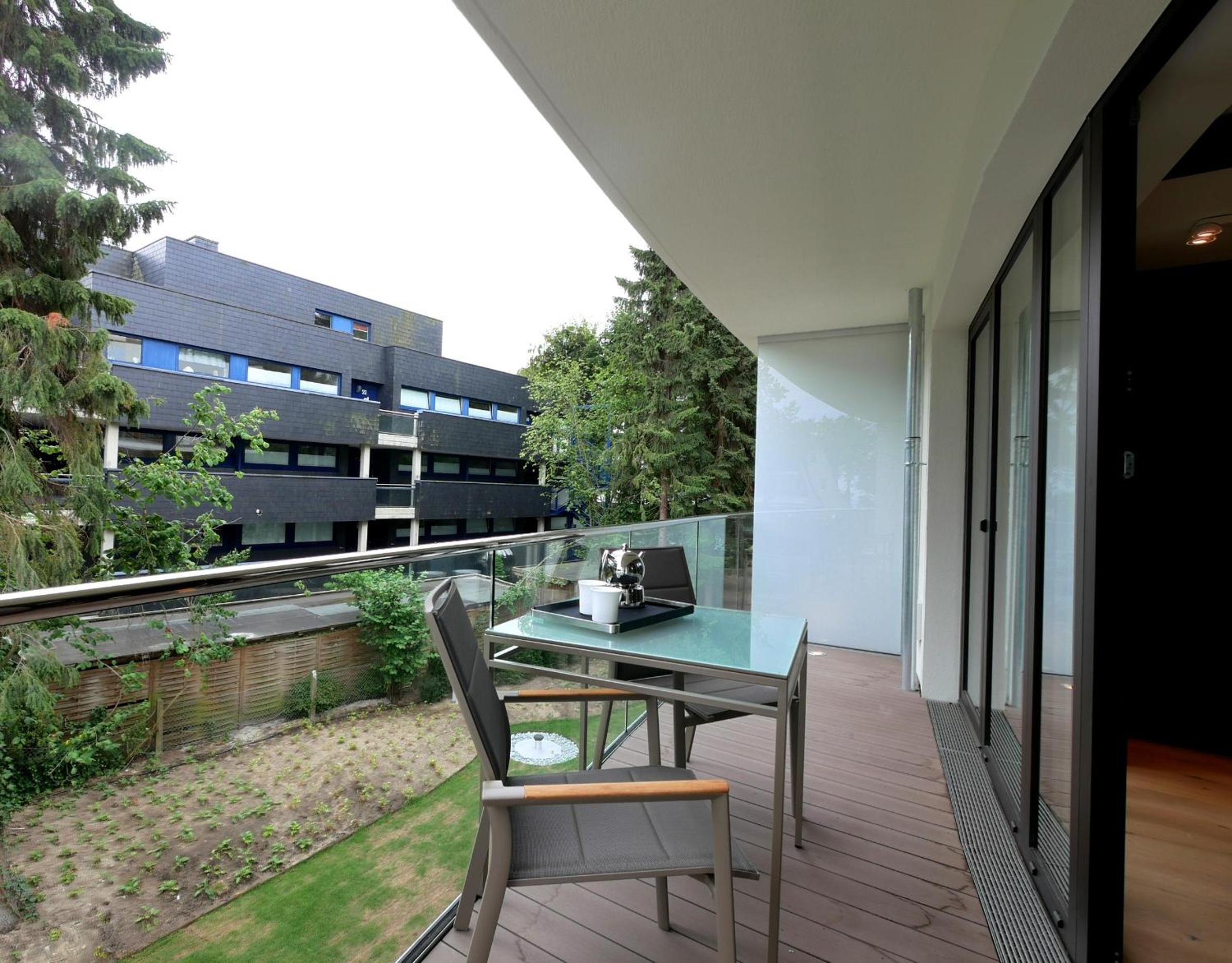 Apartment with Balcony photo 3