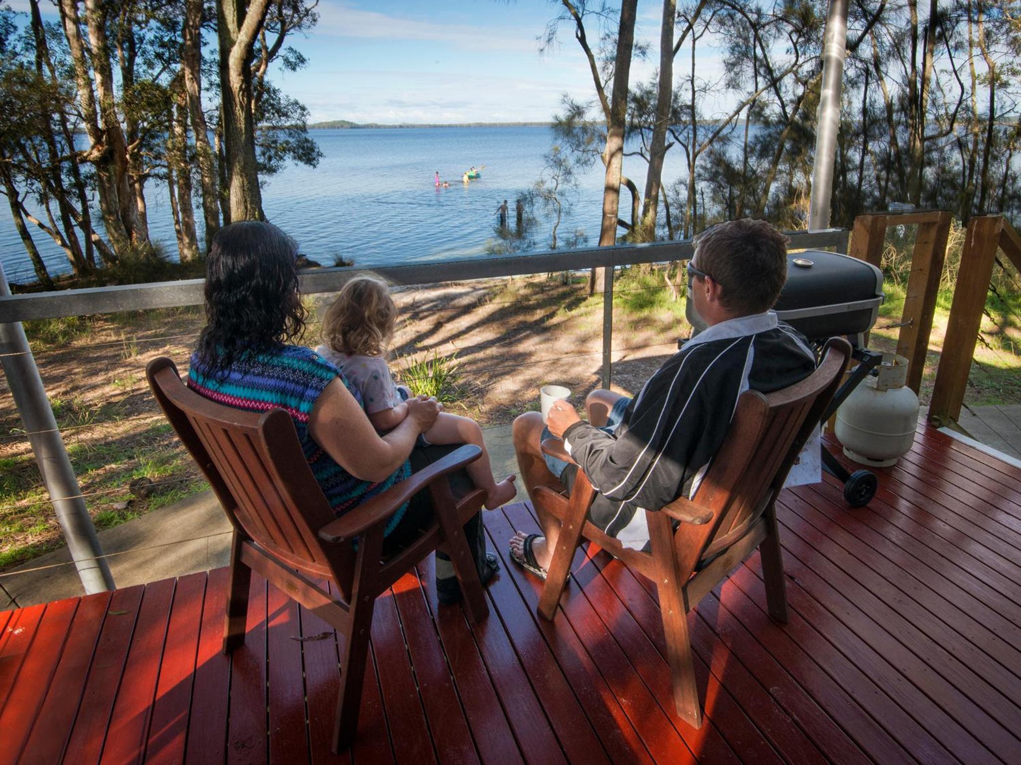 Lakefront Villa - (5 guests) photo 2