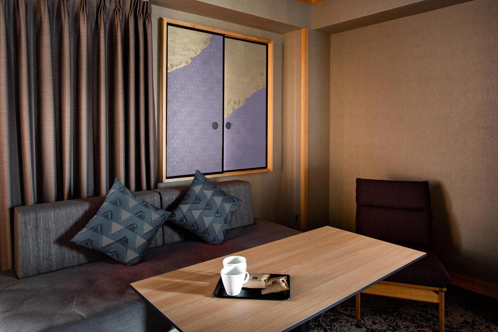 Suite with City View - Photo 13