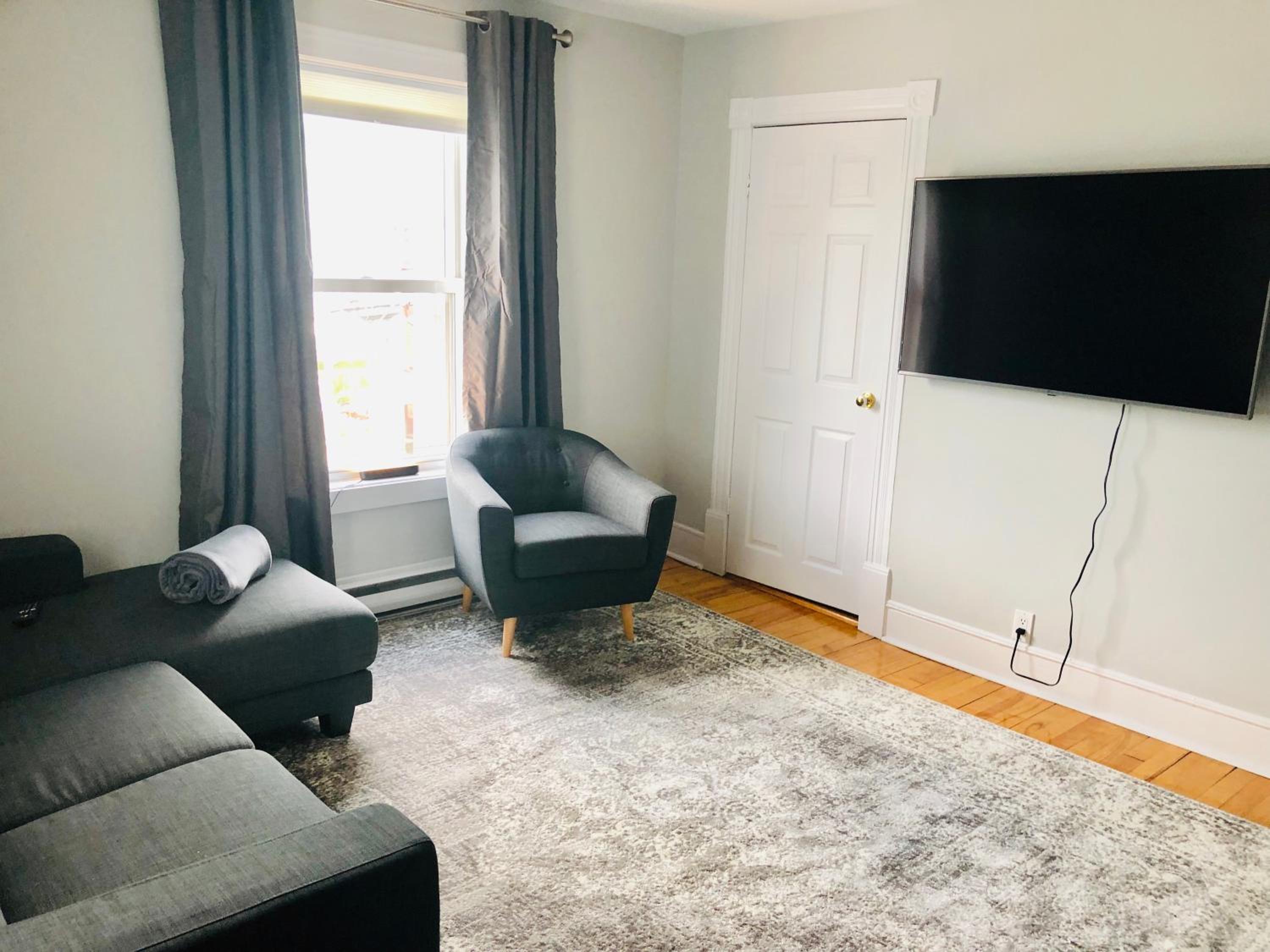 Two-Bedroom Apartment - Photo 9