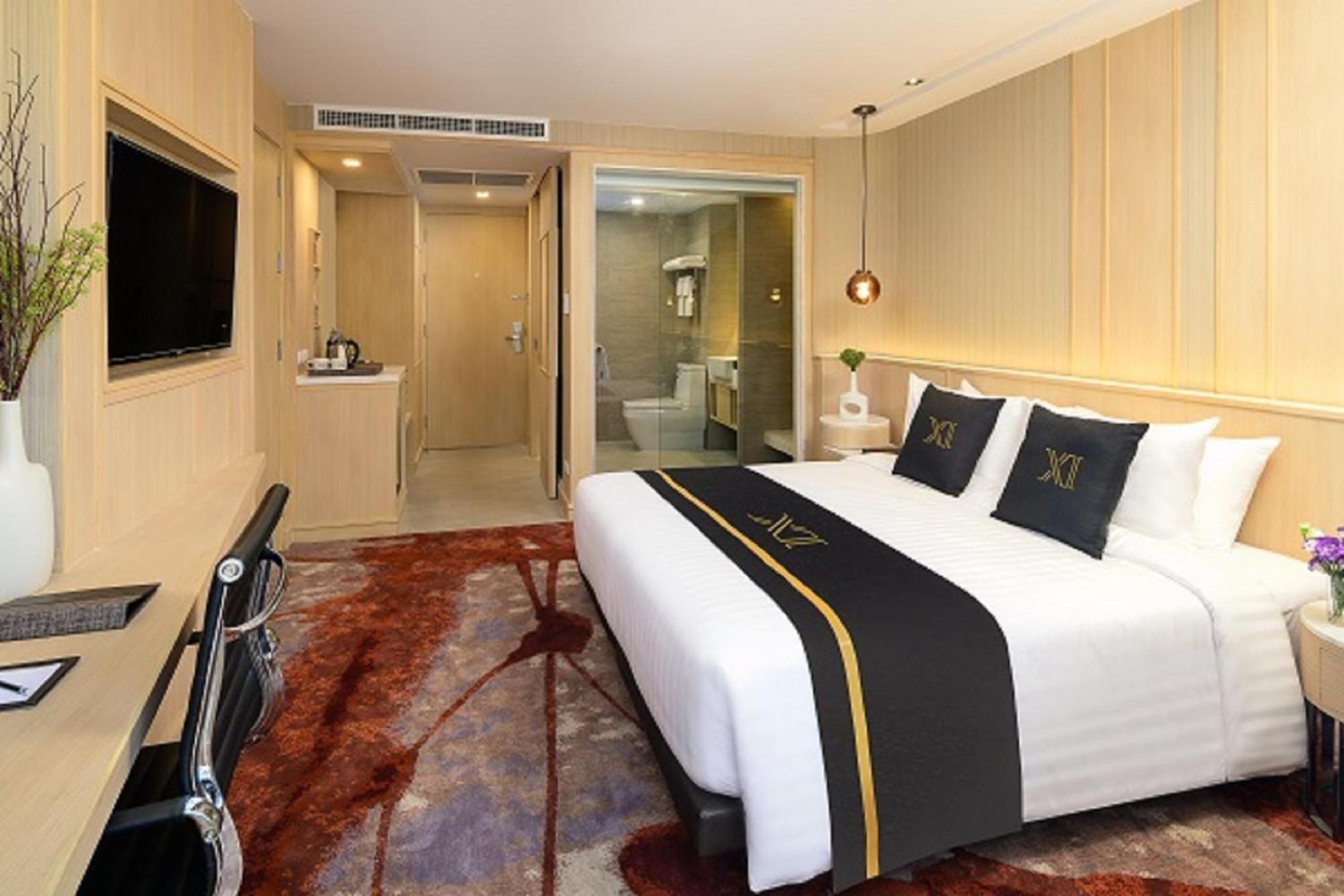 Deluxe King Room photo 2