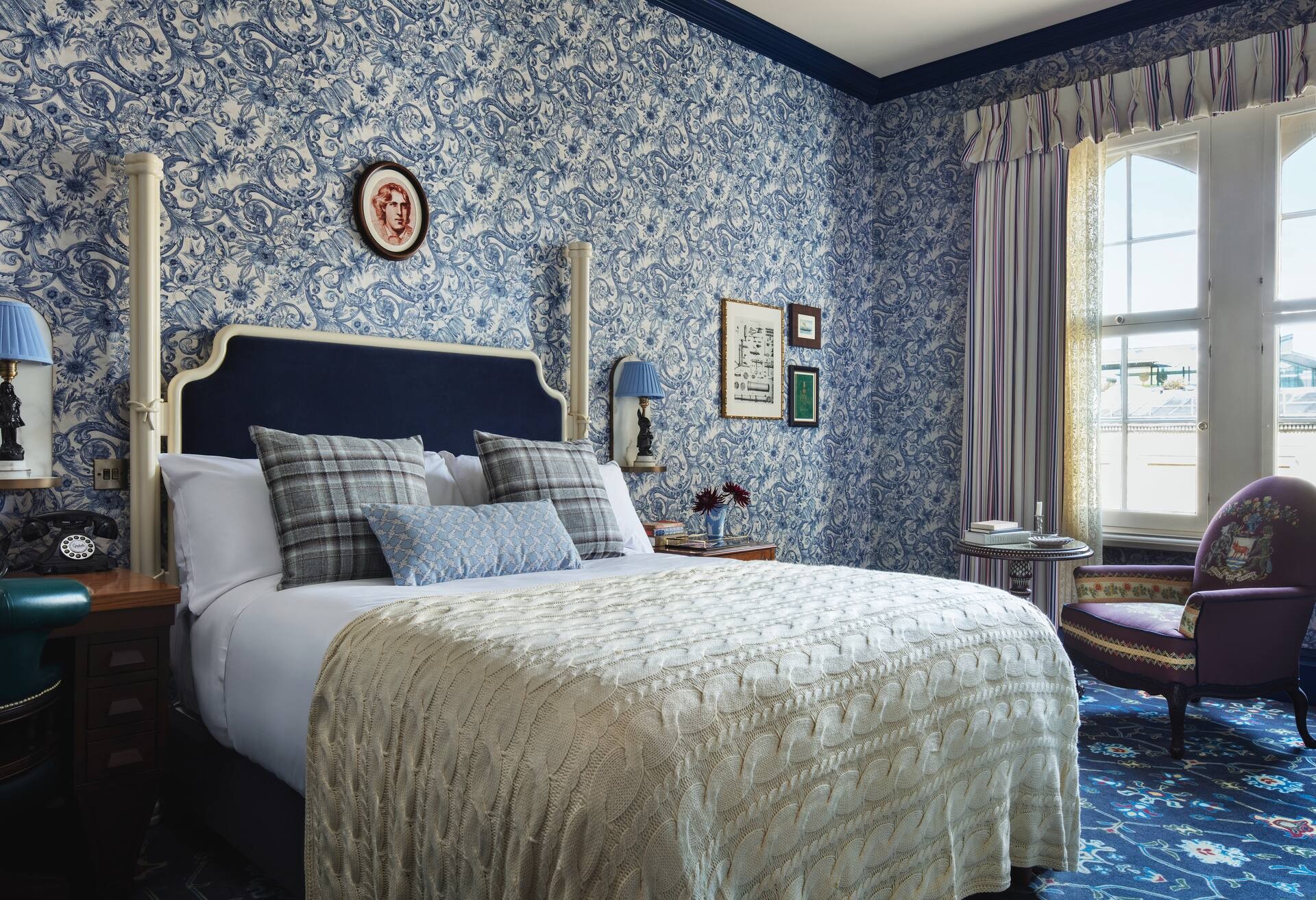 King Deluxe Graduate Room with Historic View photo 1