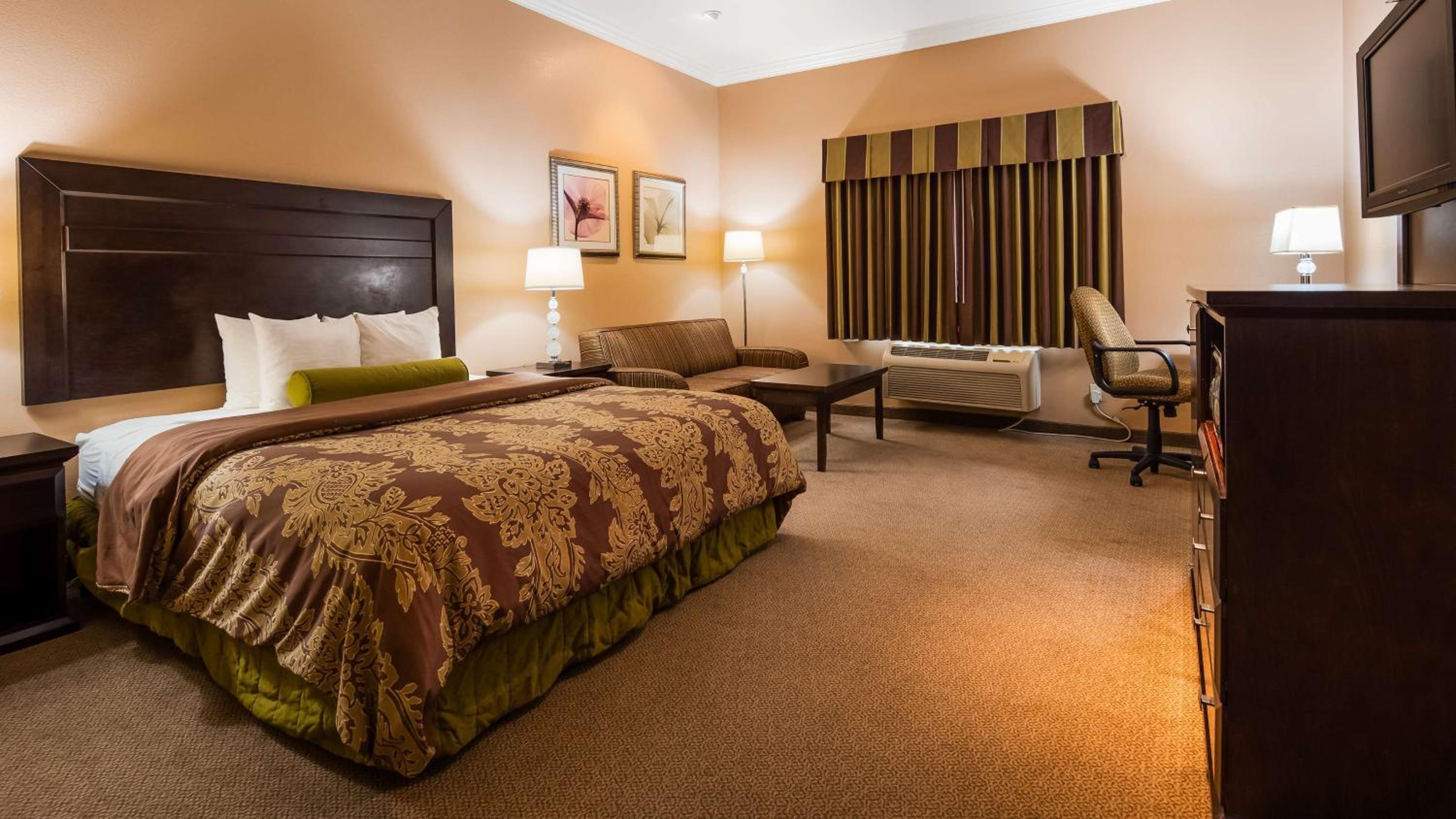 King Room - Non-Smoking - Photo 7