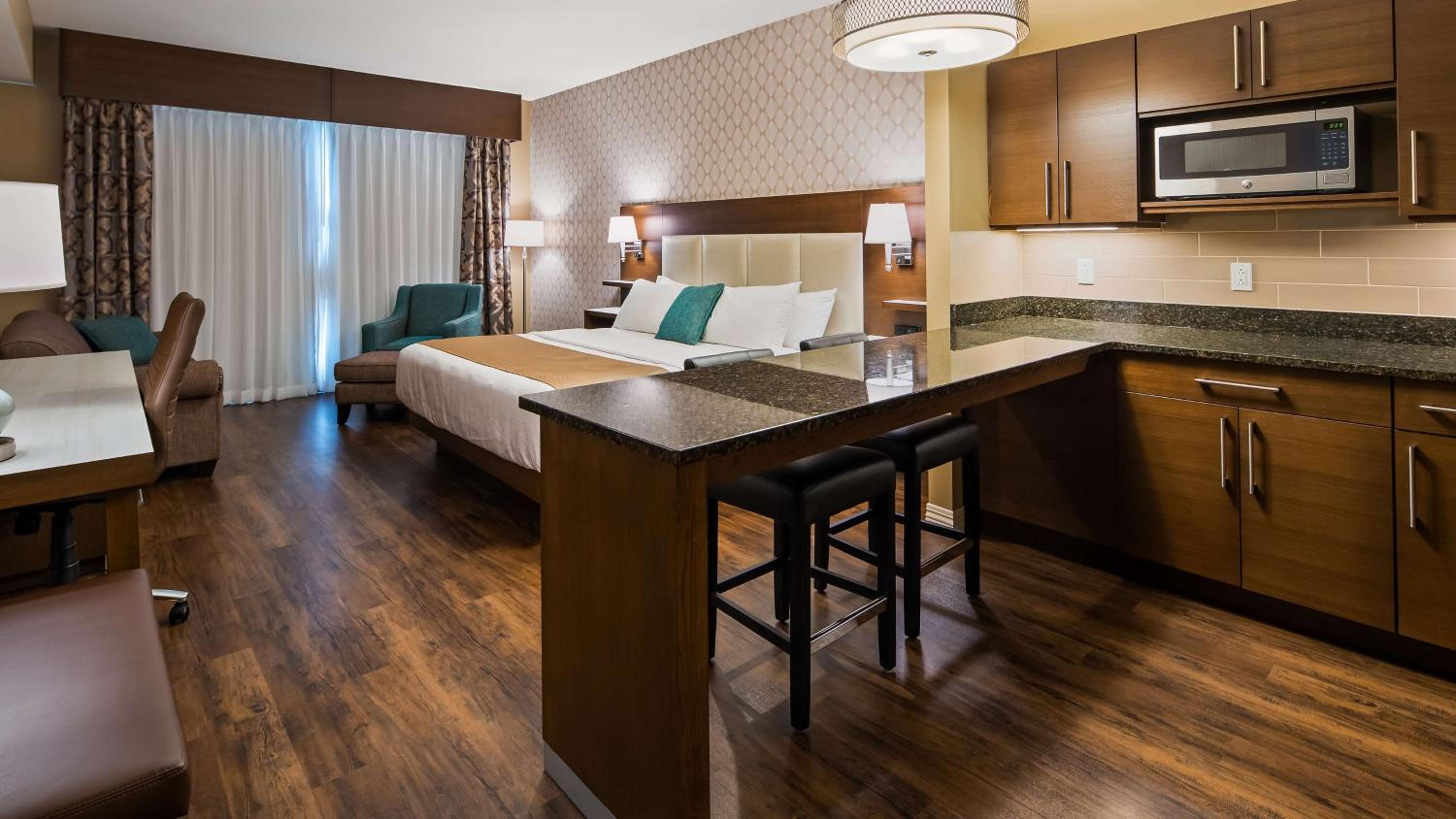 King Suite with Sofa Bed - Non-Smoking