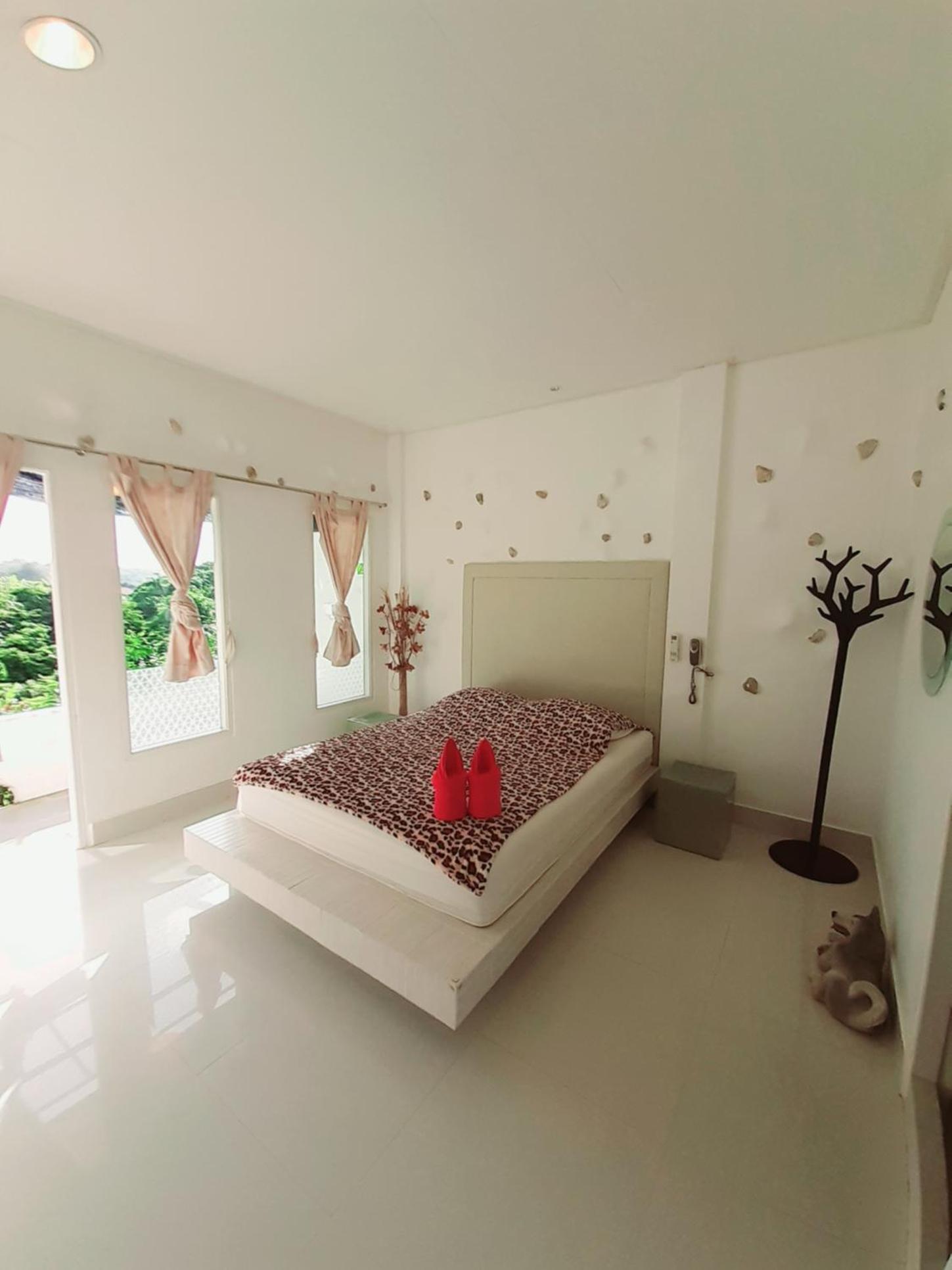 Standard Queen Room photo 1