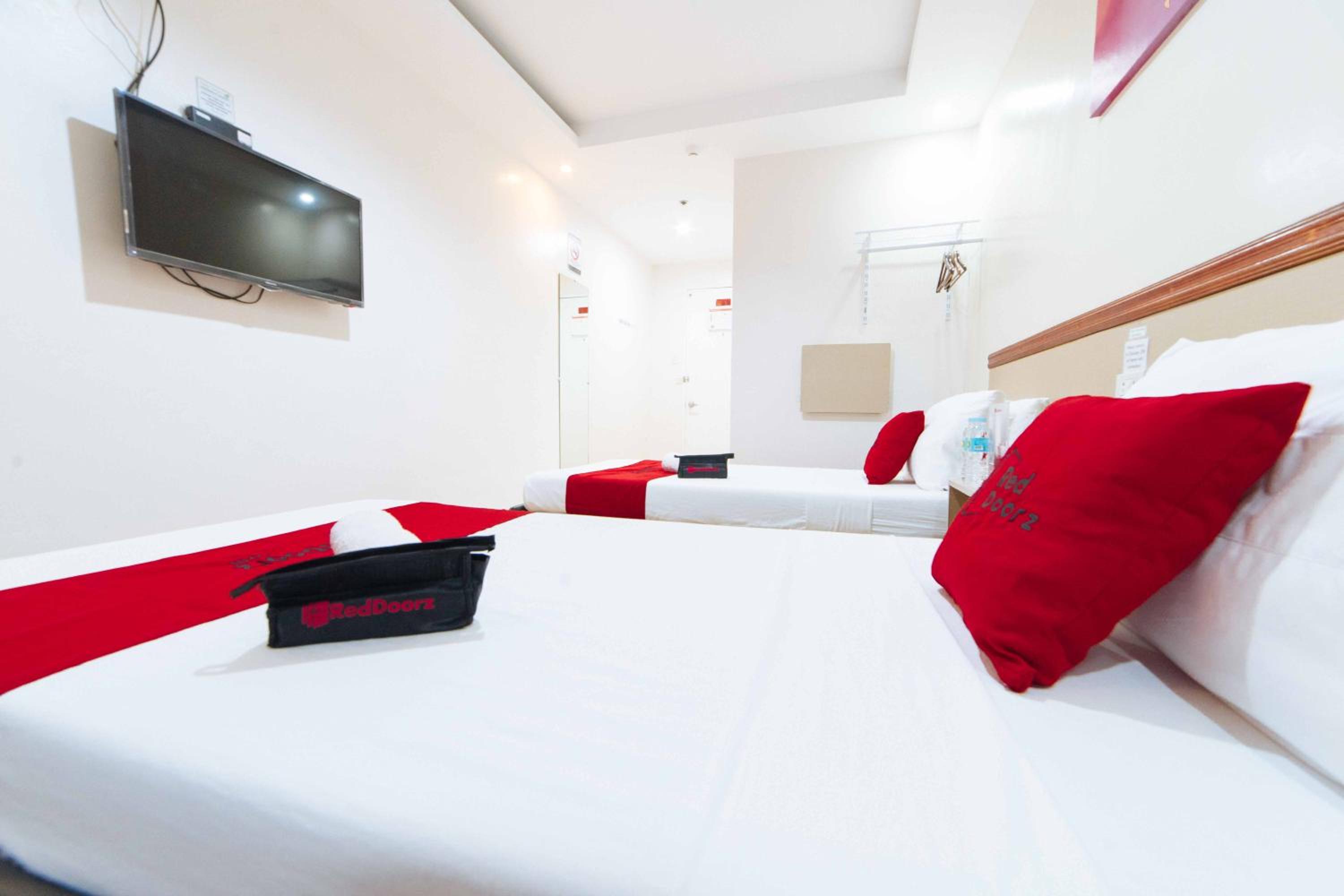 Standard Twin Room - Photo 6