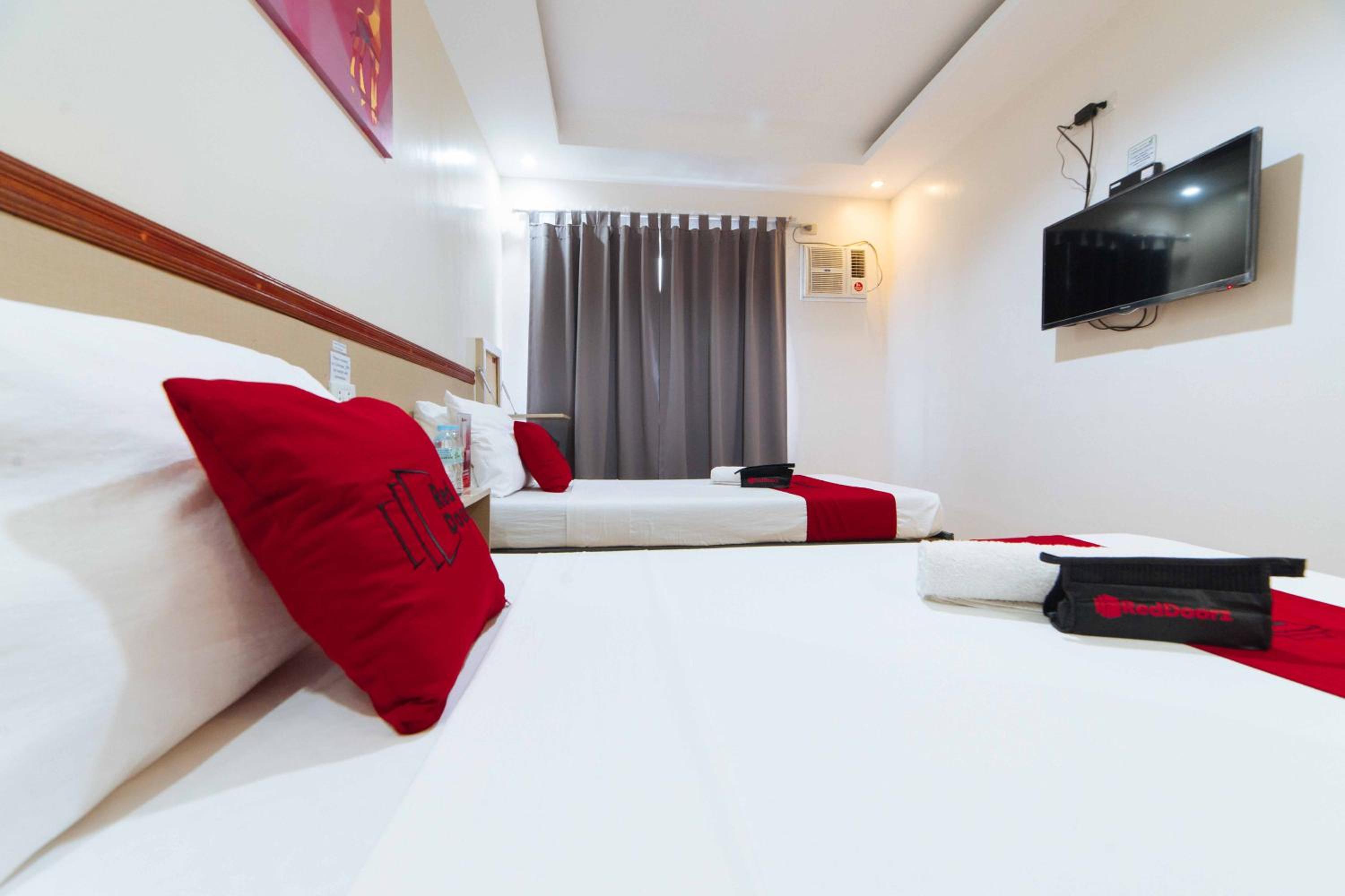 Standard Twin Room - Photo 2