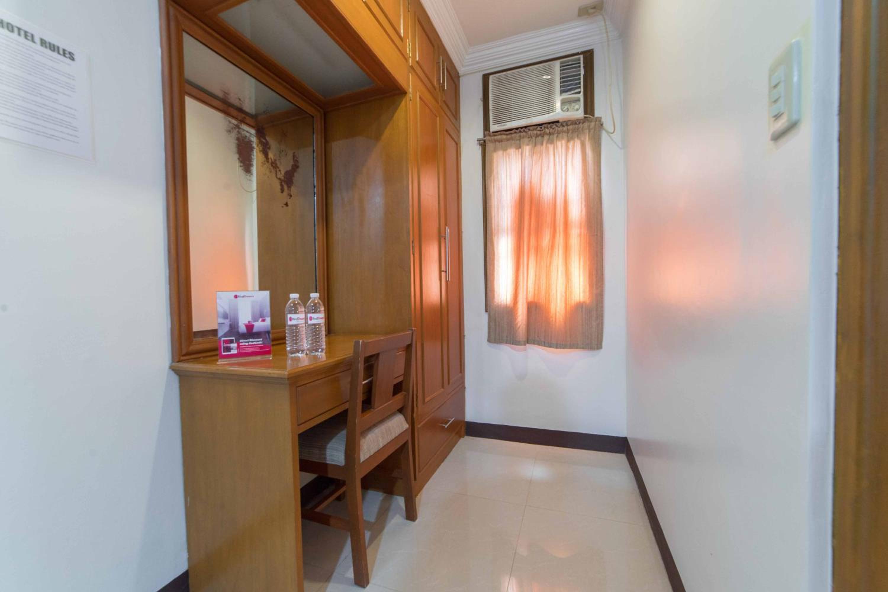 Standard Twin Room - Photo 2