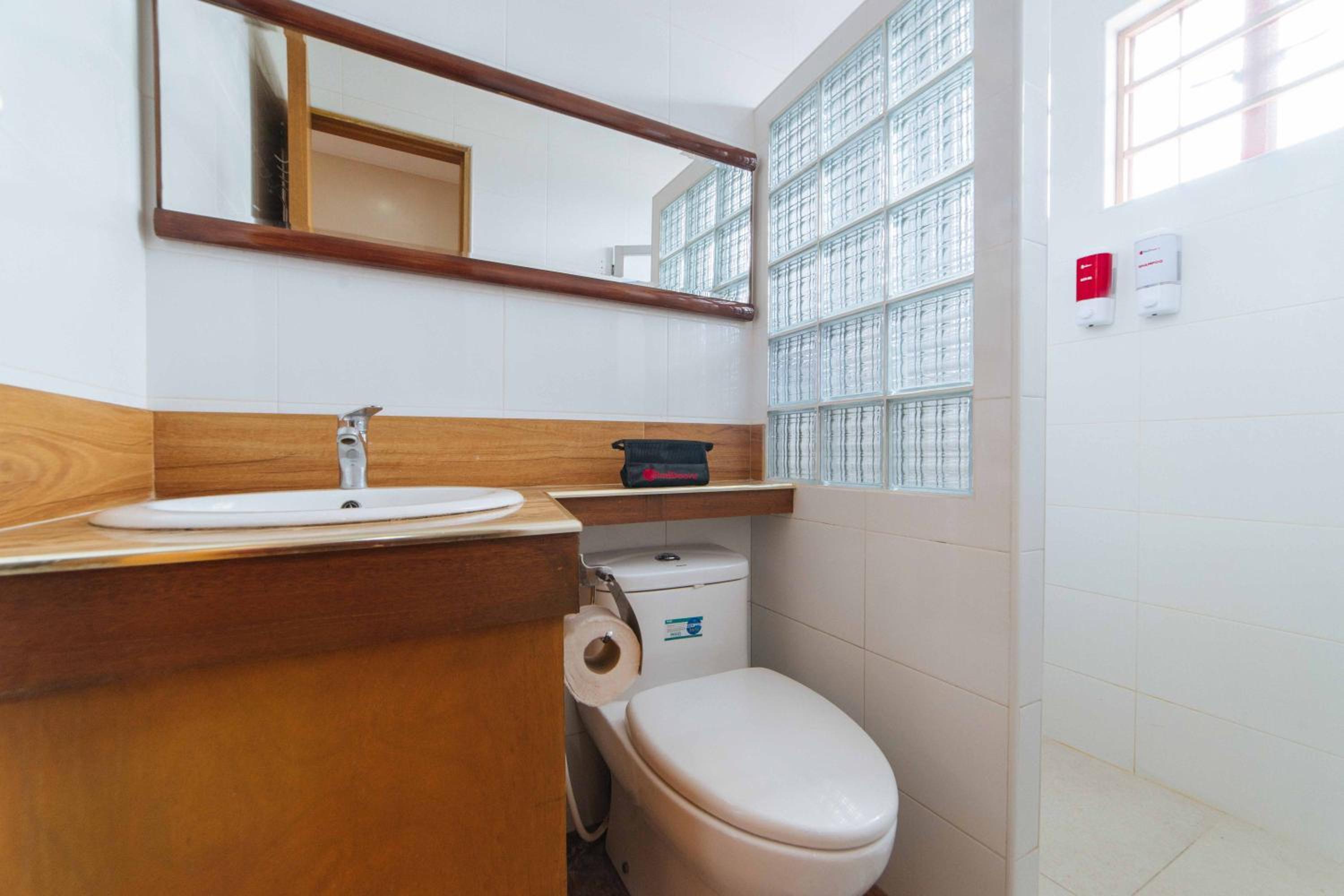 Deluxe Room - Photo 3