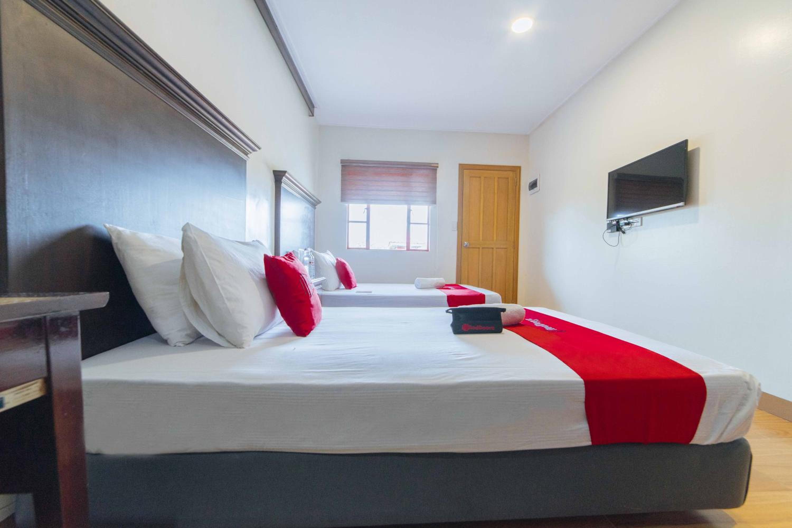 Deluxe Room - Photo 7
