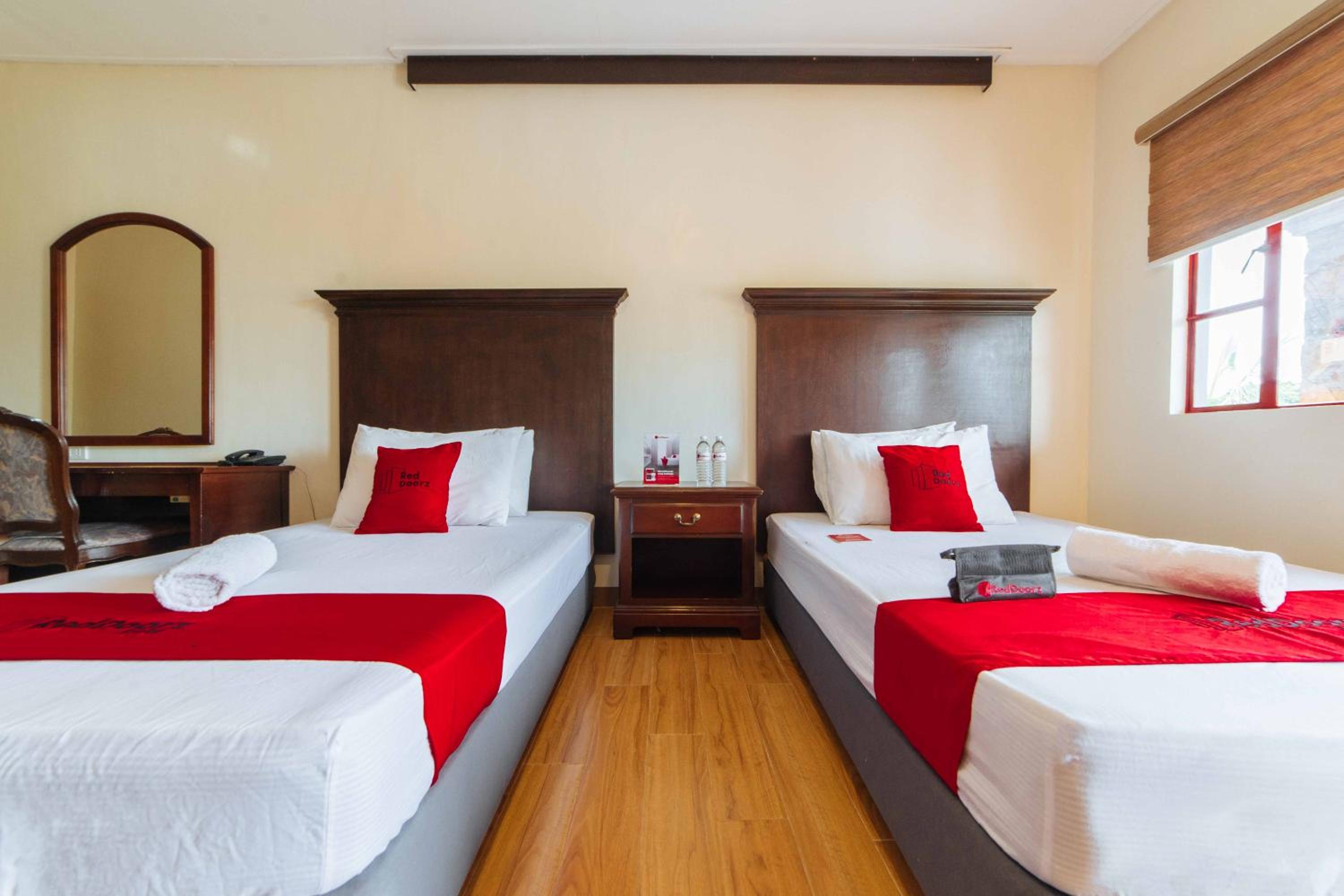 Deluxe Room - Photo 1
